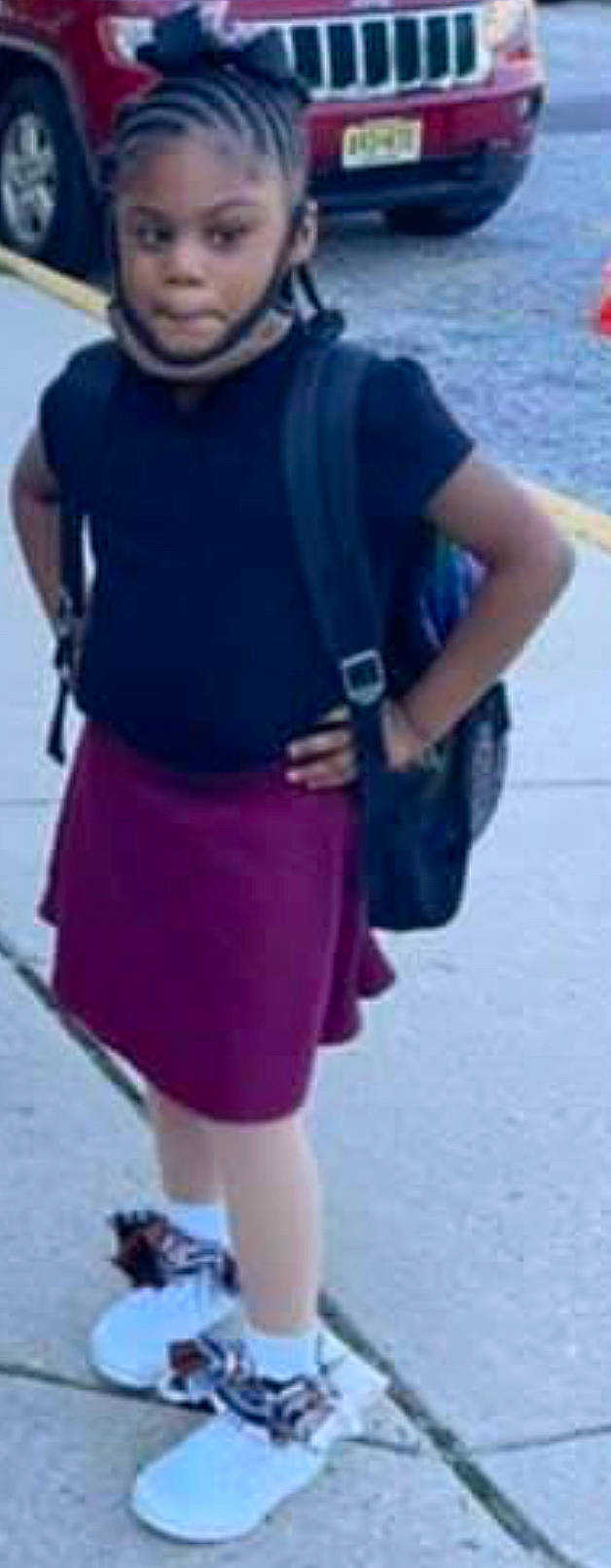 Kennedy joined the competition — help win amazing prizes! bag, calf, electric_blue, human_leg, joint, knee, leg, magenta, neck, pattern, person, photograph, purple, sleeve, sportswear, street_fashion, t_shirt, thigh, trunk, violet