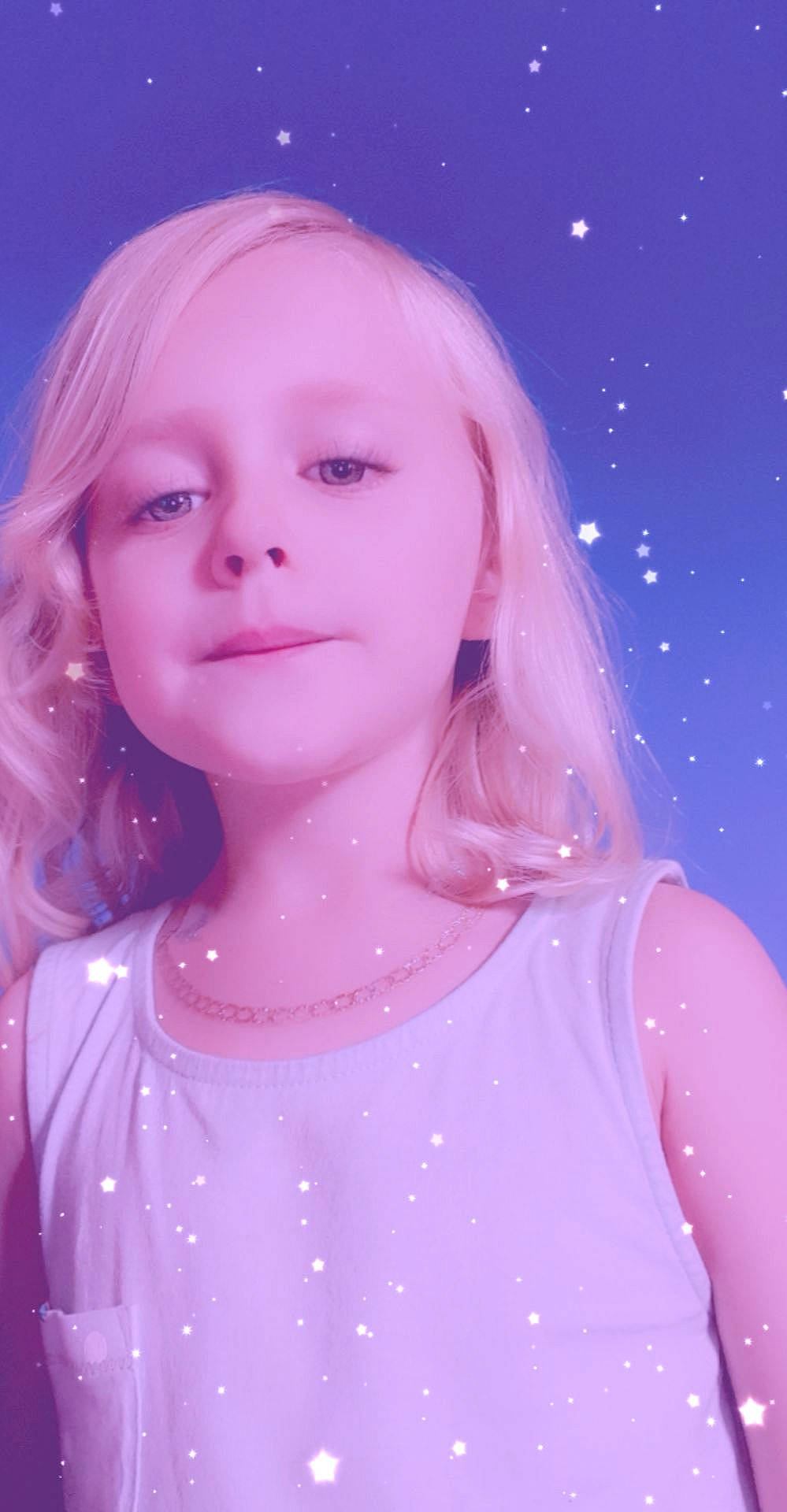 Castiel participe au concours pour gagner de l'argent avec cette photo : barbie, cheek, chin, electric_blue, eyebrow, eyelash, fashion_design, flash_photography, fun, hairstyle, happy, iris, jewellery, lip, magenta, neck, person, pink, purple, skin