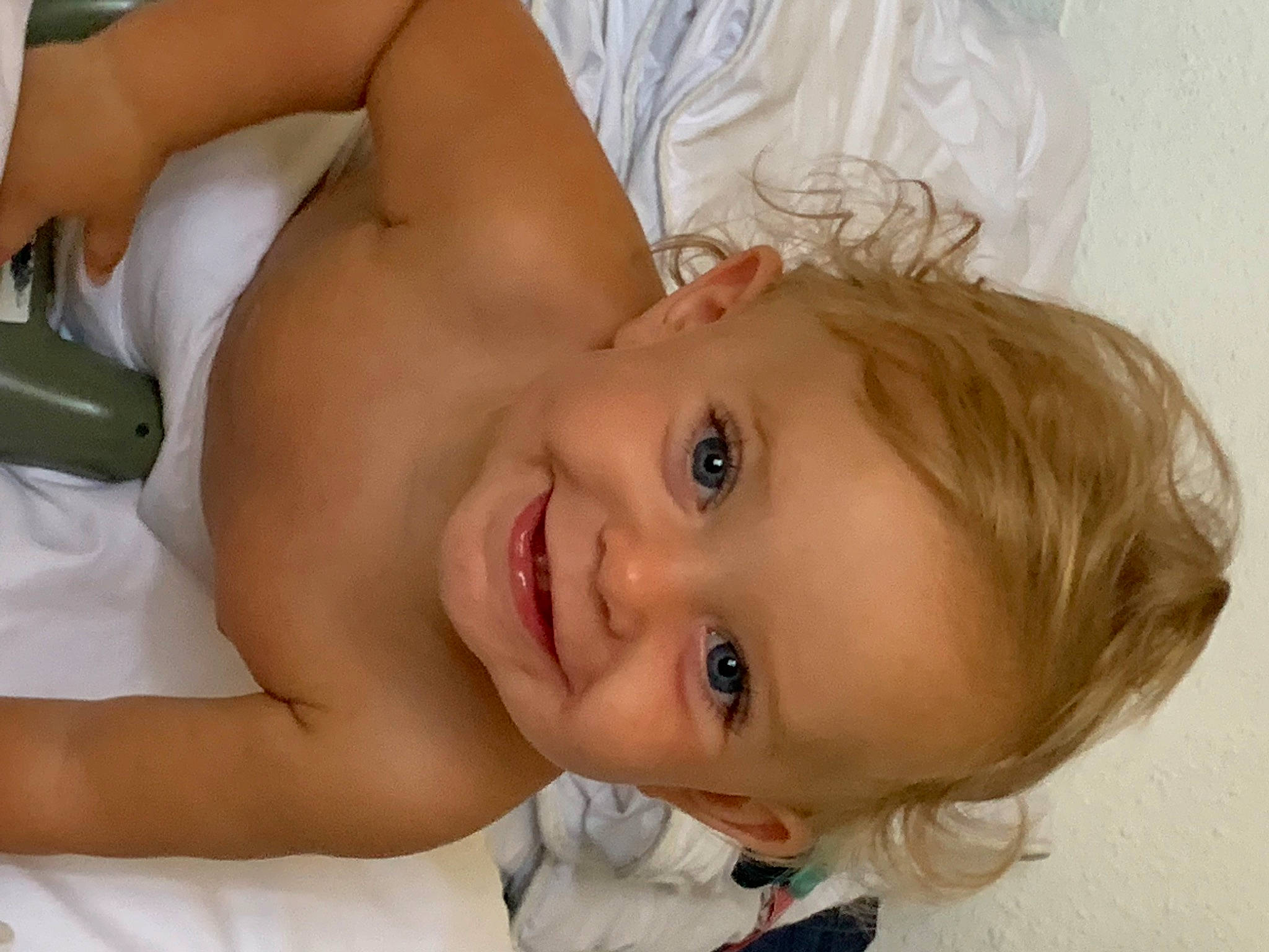 Vedene a rejoint le concours — aidez-le/la à gagner de superbes lots ! cheek, chin, dress, eye, eyebrow, eyelash, face, forehead, happy, head, iris, joy, lip, mouth, neck, nose, person, shoulder, skin, smile