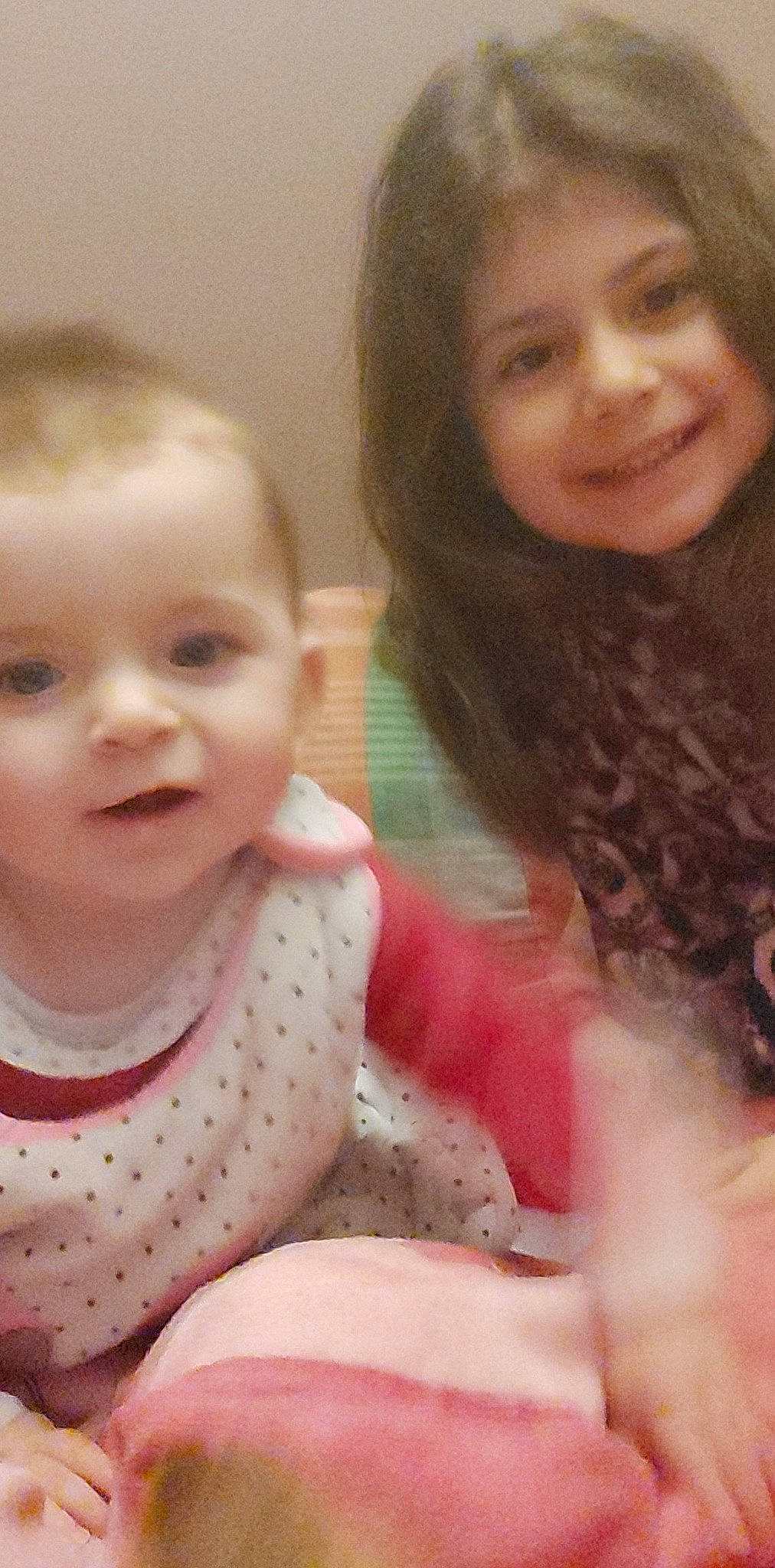 Amalya participe au concours pour gagner de l'argent avec cette photo : cheek, chin, dress, eye, eyebrow, eyelash, face, facial_expression, forehead, hair, happy, head, iris, joy, lip, mouth, neck, nose, person, photograph