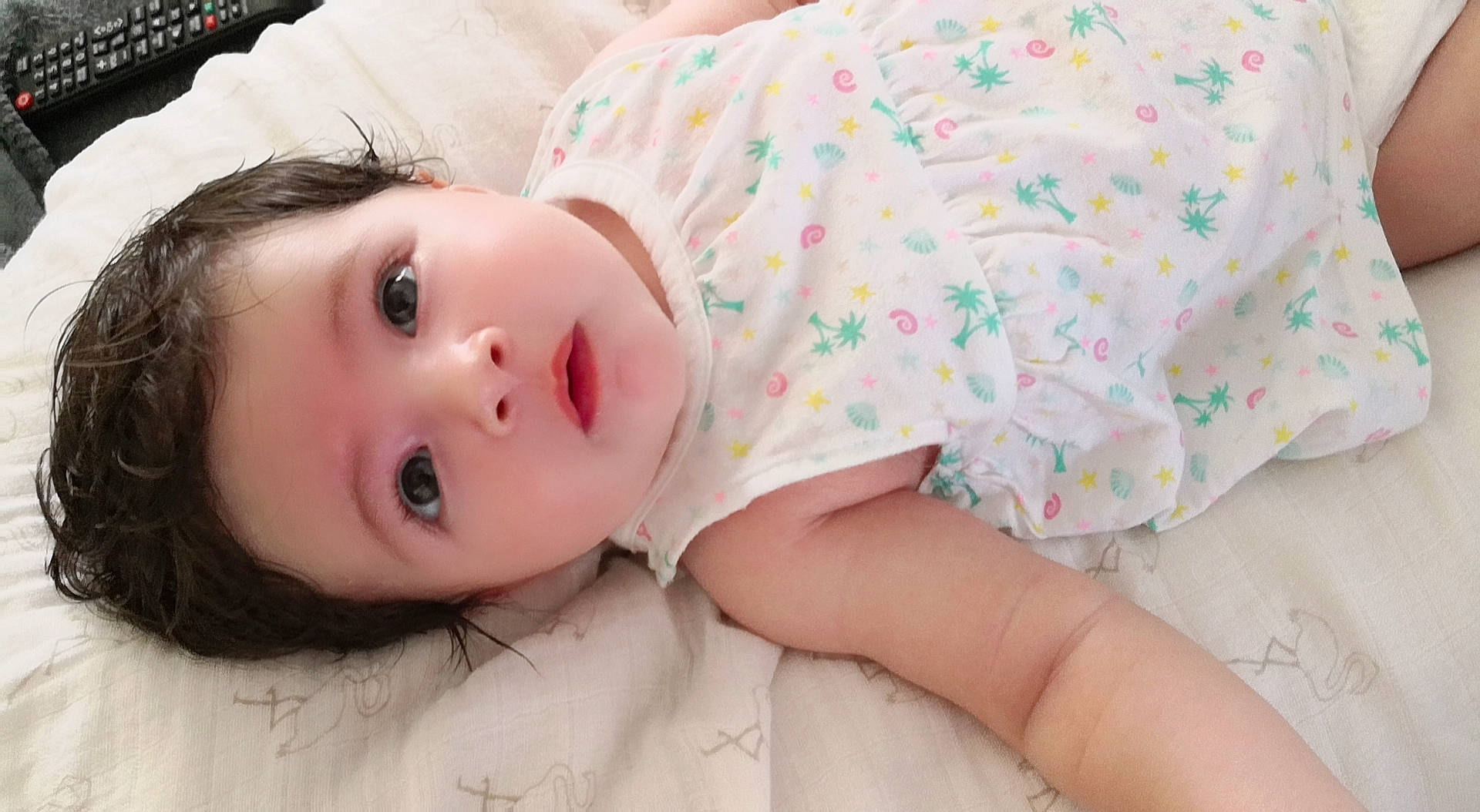 Alessia a rejoint le concours — aidez-le/la à gagner de superbes lots ! baby, bedtime, cheek, child, ear, eye, eyelash, face, head, lip, mouth, nose, person, pink, portrait_photography, skin, toddler