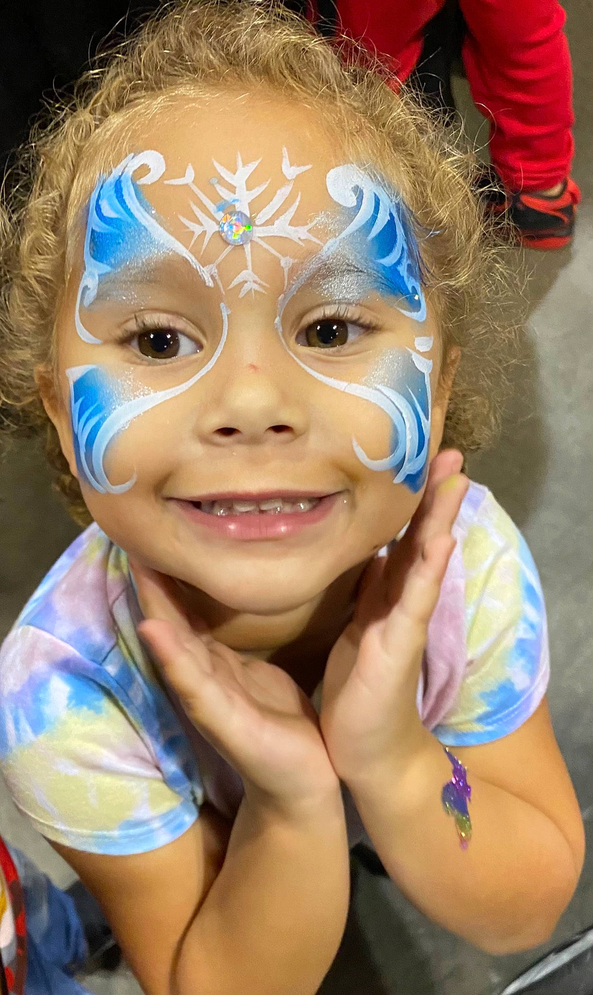 Julianna is registered to the contest to win money with this photo: cheek, child, close_up, costume, electric_blue, event, eyelash, fashion_accessory, forehead, fun, glove, hair_accessory, happy, iris, joy, mask, mouth, person, personal_protective_equipment, skin