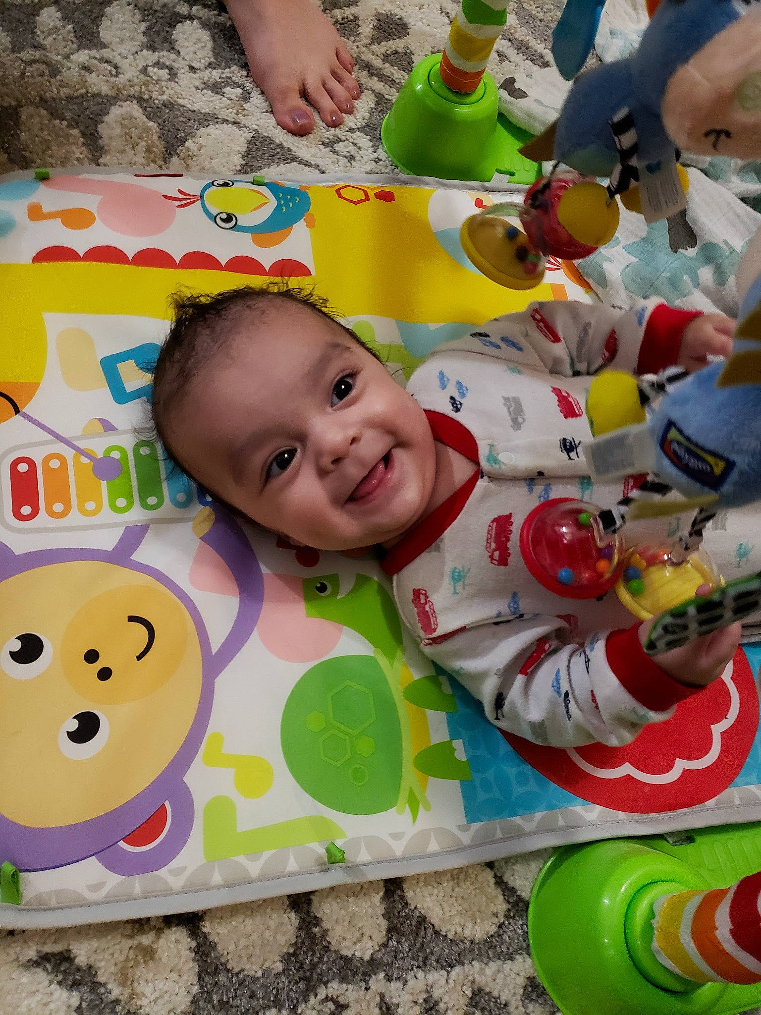 Elius is registered to the contest to win money with this photo: child, day, facial_expression, fun, infant, joy, person, play, product, smile, stuffed_toy, toddler, toy, yellow