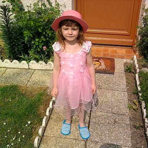 Messaline a rejoint le concours — aidez-le/la à gagner de superbes lots !