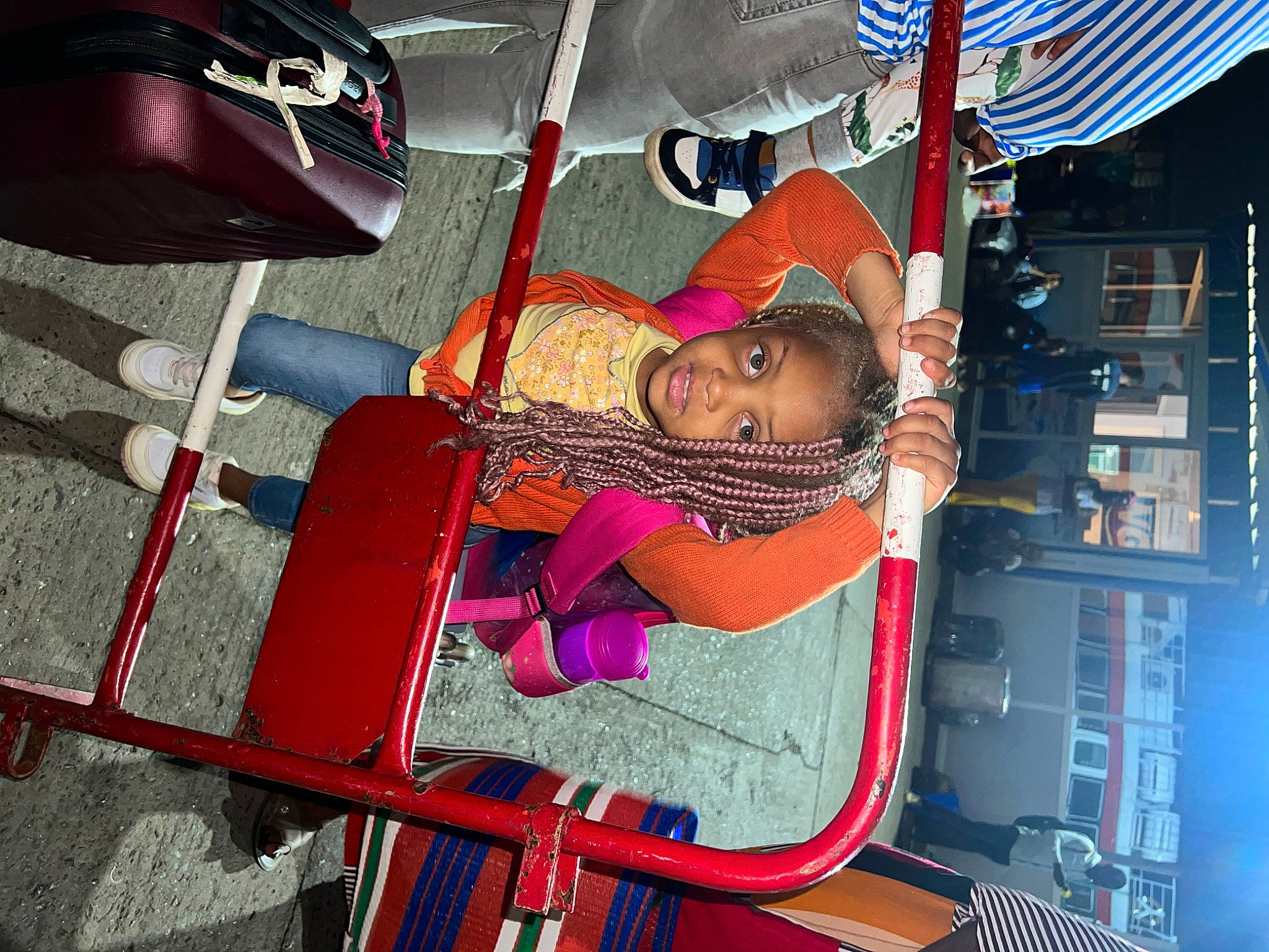 Hoana participe au concours pour gagner de l'argent avec cette photo : auto_part, automotive_design, automotive_exterior, automotive_lighting, automotive_tire, automotive_wheel_system, bumper, city, electric_blue, engineering, fun, leisure, machine, magenta, motor_vehicle, person, recreation, space, t_shirt, tire