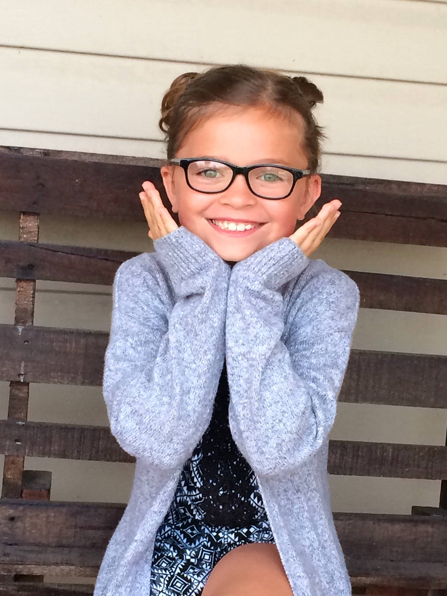 Ariah is registered to the contest to win money with this photo: beauty, clothing, eye, eyewear, face, fashion, fur, glasses, head, joy, leg, lip, neck, outerwear, person, photography, scarf, skin, smile, vision_care