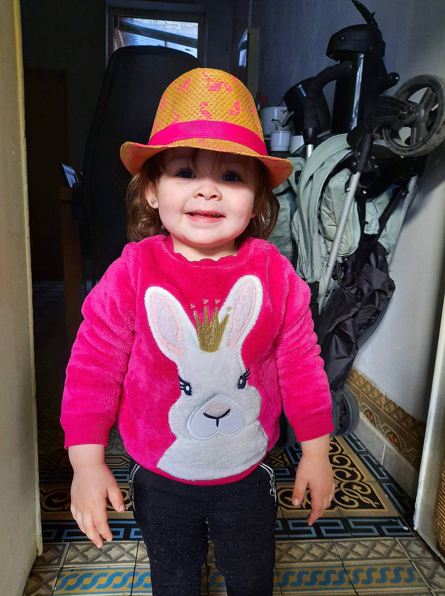 Eléanore a rejoint le concours — aidez-le/la à gagner de superbes lots ! baby_toddler_clothing, beauty, bicycle_helmet, black, cap, clothing, cool, happy, hat, headwear, helmet, joy, magenta, outerwear, person, personal_protective_equipment, pink, product, purple, sleeve