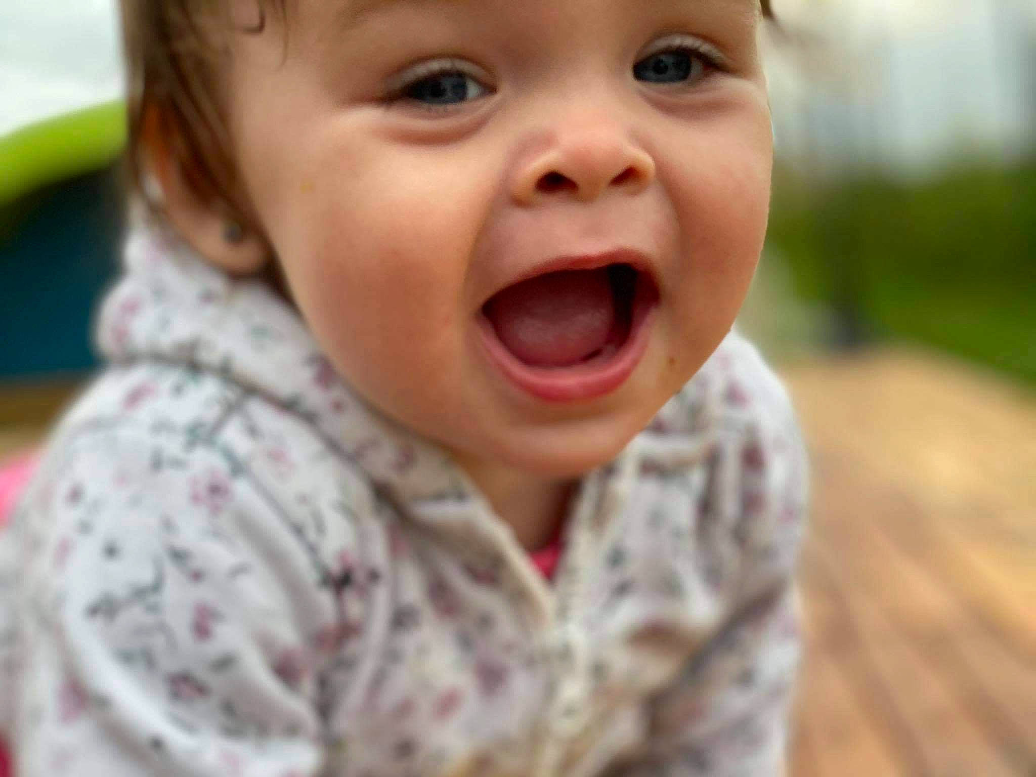 Eléanore a rejoint le concours — aidez-le/la à gagner de superbes lots ! baby, baby_making_funny_faces, cheek, child, chin, eye, face, facial_expression, happy, head, headwear, laugh, lip, mouth, nose, organ, person, skin, smile, toddler