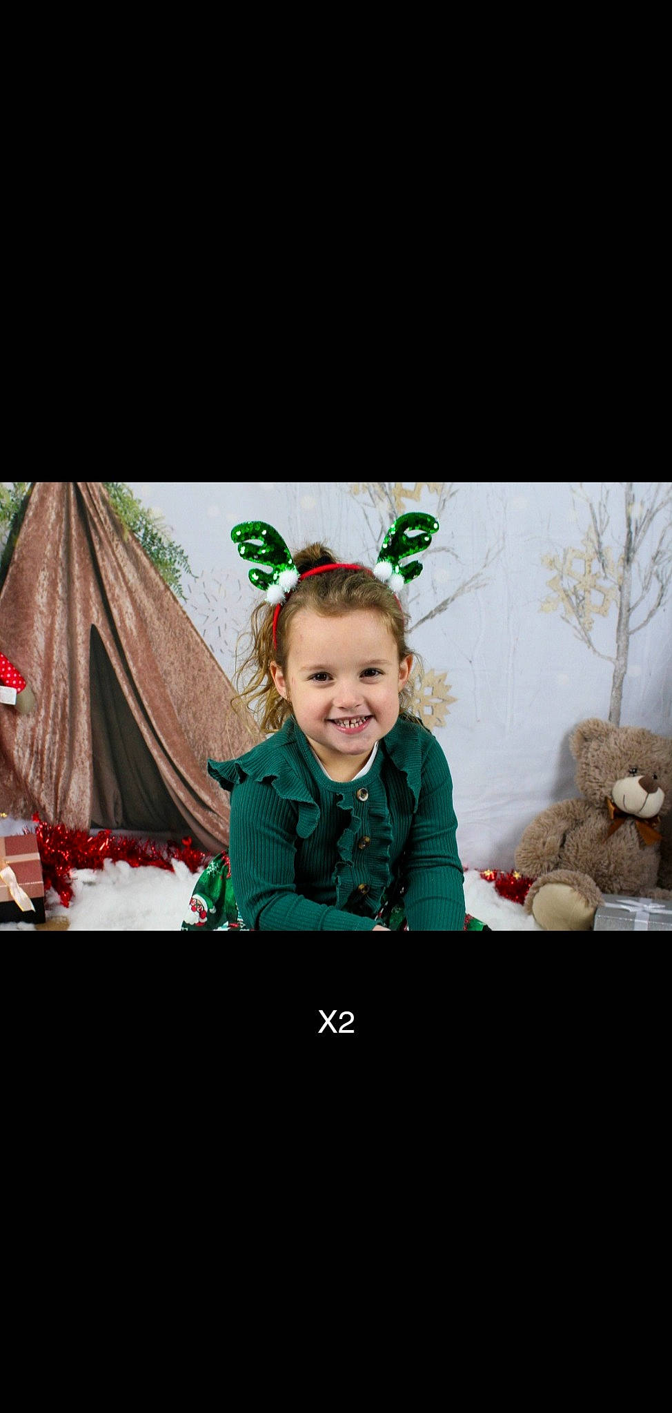 Mayanna participe au concours pour gagner de l'argent avec cette photo : bear, child, design, event, fashion_accessory, flash_photography, fun, fur, grass, happy, joy, laugh, magenta, person, portrait_photography, room, smile, stuffed_toy, teddy_bear, toddler