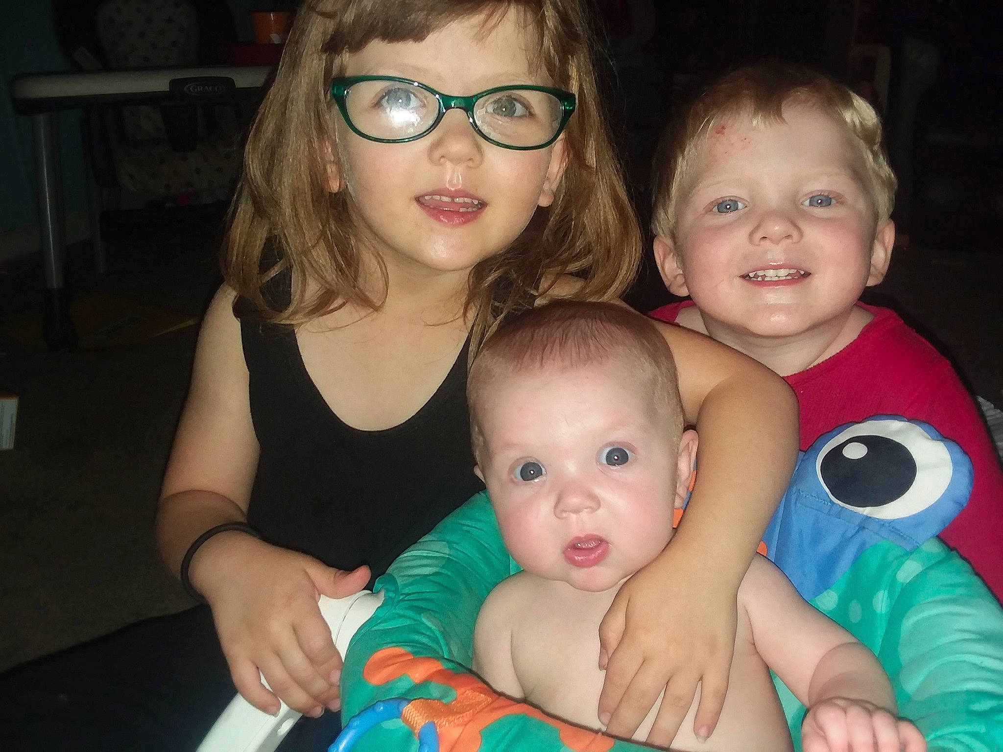 Chaz is registered to the contest to win money with this photo: arm, baby, child, eye, eyewear, face, fun, glasses, head, iris, joy, lip, mother, nose, people, person, skin, smile, snapshot, summer