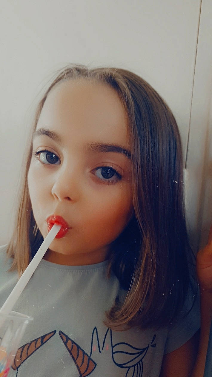 Typhenn a rejoint le concours — aidez-le/la à gagner de superbes lots ! cheek, chin, cool, eyebrow, eyelash, facial_expression, fashion, flash_photography, forehead, hair, happy, iris, jaw, lip, lipstick, mouth, neck, nose, person, shoulder