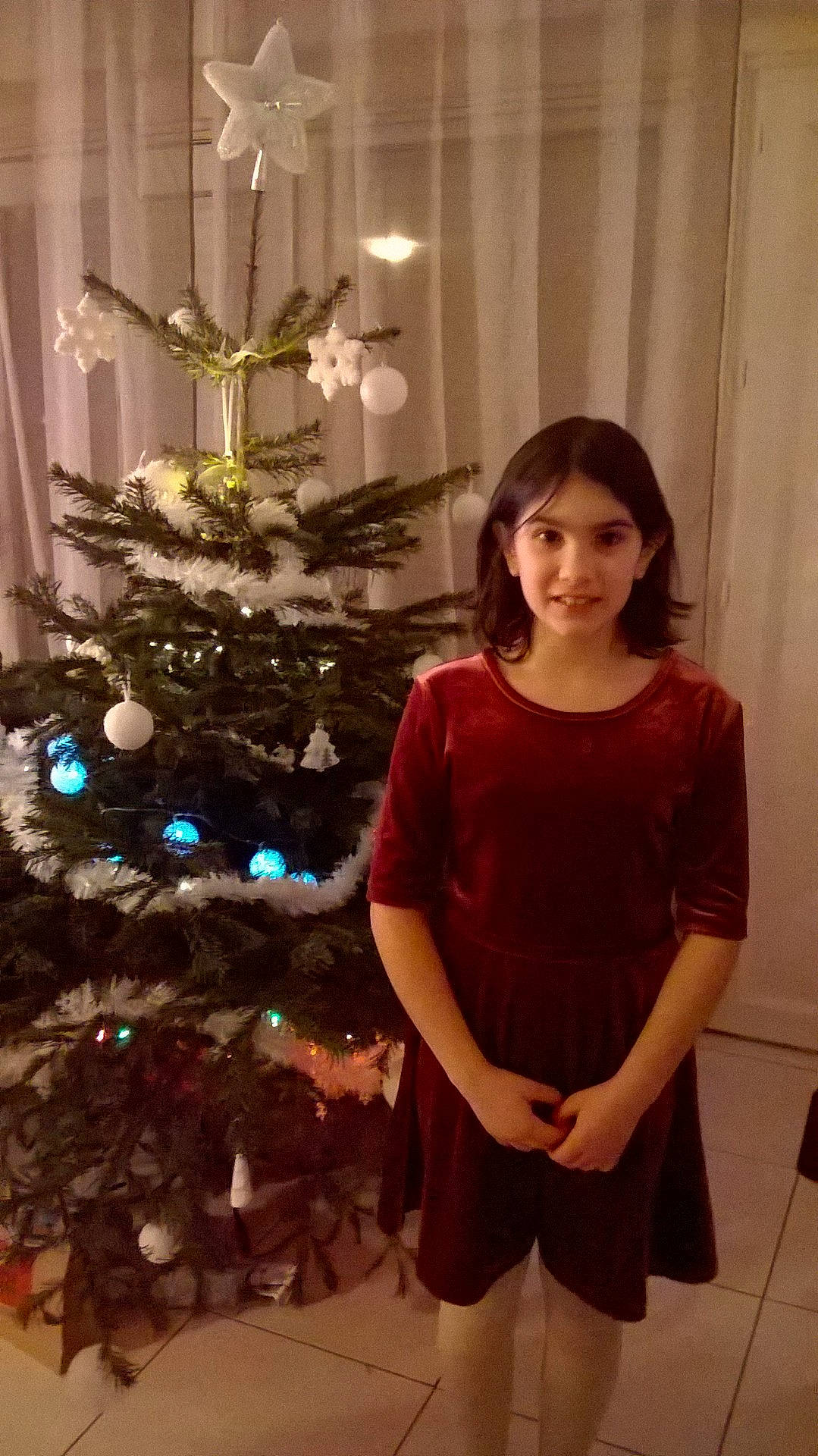 Ludivine participe au concours pour gagner de l'argent avec cette photo : clothing, dress, fashion, flower, image, joy