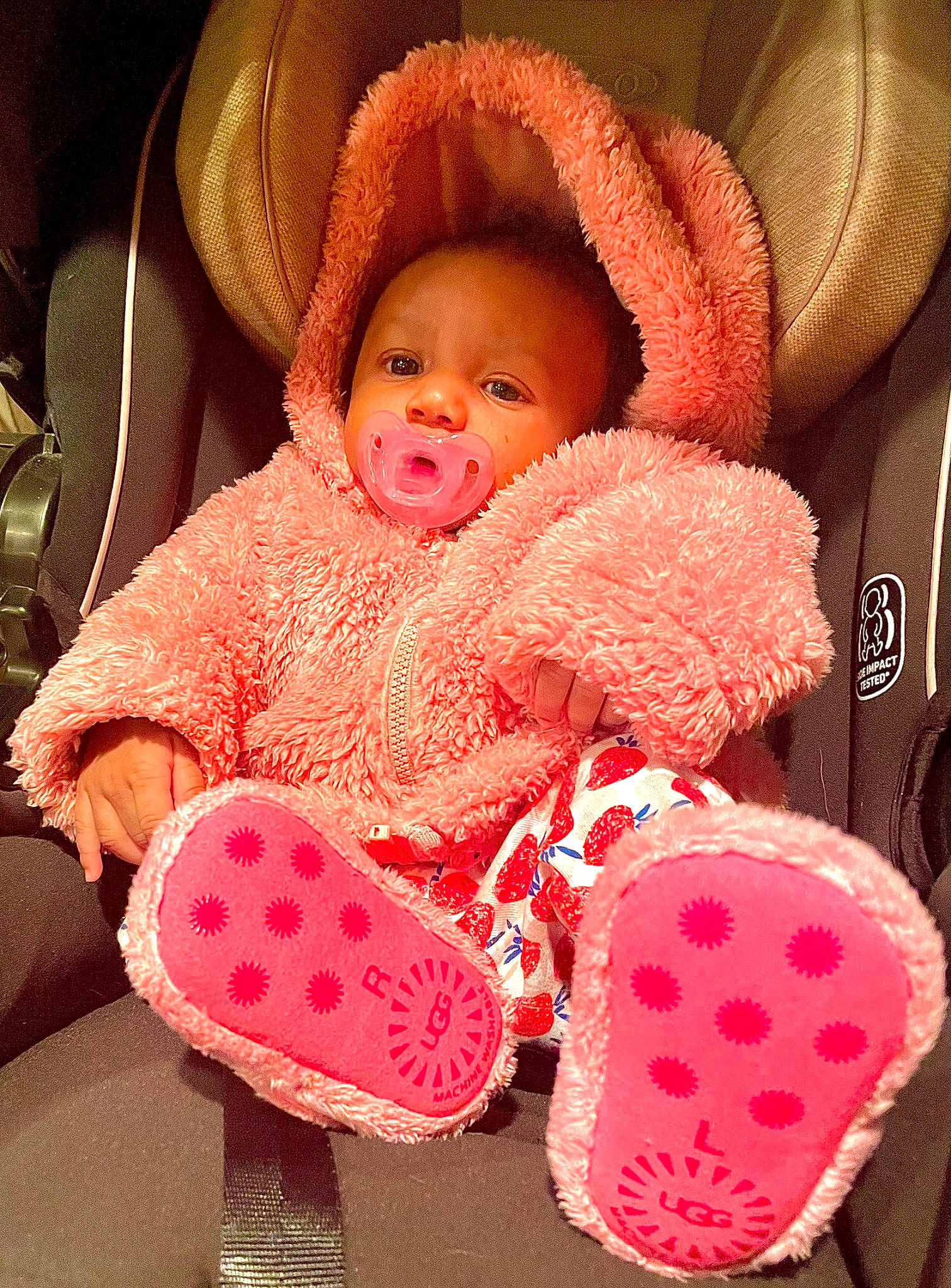 Royale is registered to the contest to win money with this photo: baby, baby_products, baby_sleeping, baby_toddler_clothing, cap, cheek, child, comfort, headgear, knit_cap, lip, magenta, pattern, person, pink, product, sun_hat, textile, toddler, toy