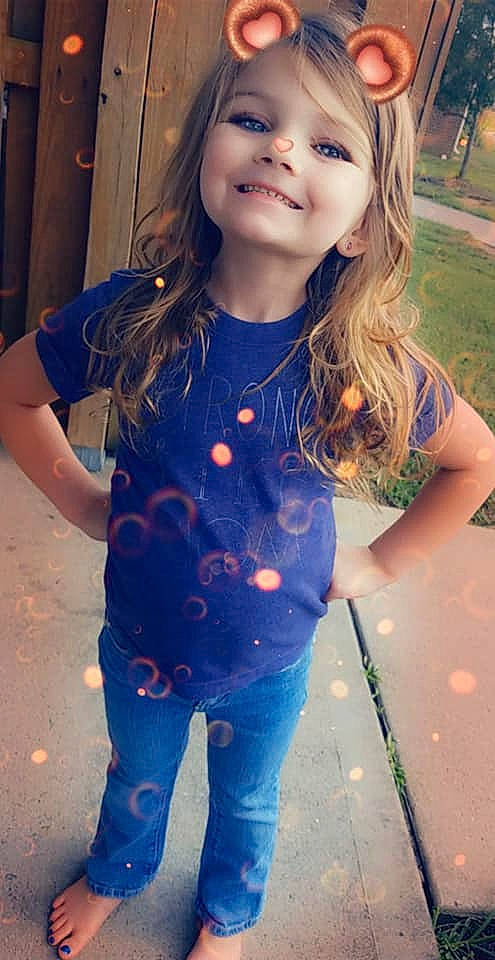 Leighanna is registered to the contest to win money with this photo: