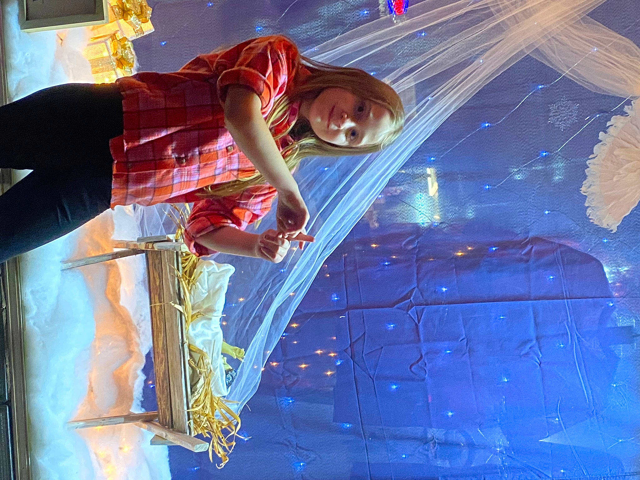 Evie joined the competition — help win amazing prizes! cg_artwork, electric_blue, entertainment, event, fashion_design, flash_photography, fun, graphics, joy, leisure, magenta, performance, performance_art, performing_arts, person, purple, smile, space, stairs, visual_arts