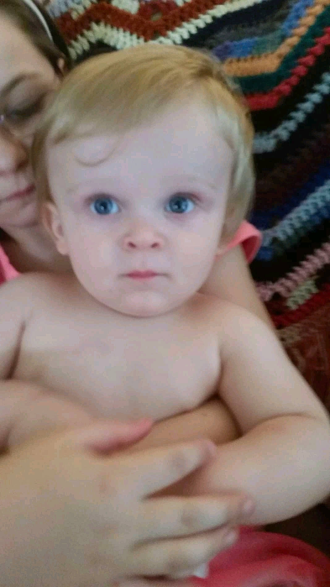 Kenneth is registered to the contest to win money with this photo: cheek, chest, ear, eye, eyebrow, eyelash, face, finger, forehead, gesture, head, human_body, iris, lip, mouth, neck, nose, person, skin, thumb