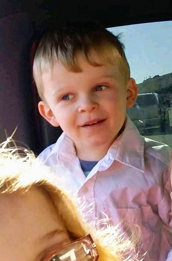 Kenneth is registered to the contest to win money with this photo: bracelet, chest, child, finger, formal_wear, fun, gesture, grass, hand, happy, jewellery, joy, mobile_phone, muscle, nose, person, skin, smile, thumb, tie