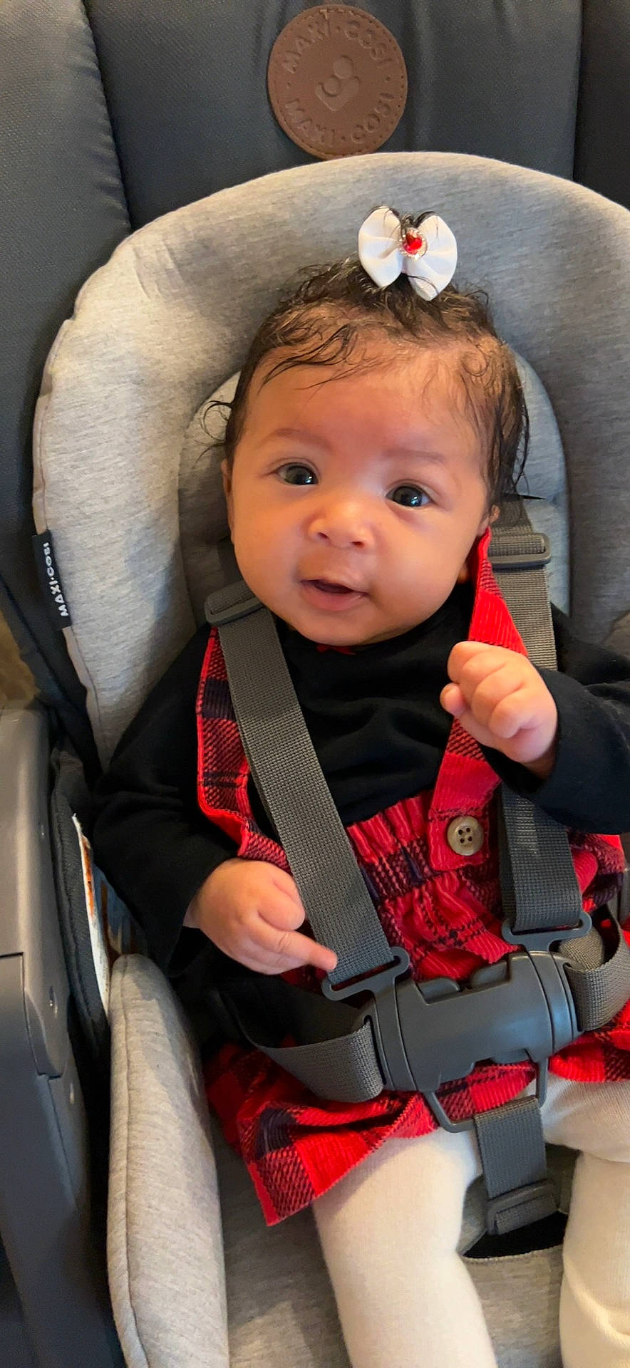 Xaria is registered to the contest to win money with this photo: auto_part, baby, baby_carriage, baby_products, baby_toddler_clothing, car_seat, cheek, child, comfort, ear, eye, eyelash, face, fashion_accessory, happy, headband, headpiece, person, seat_belt, skin