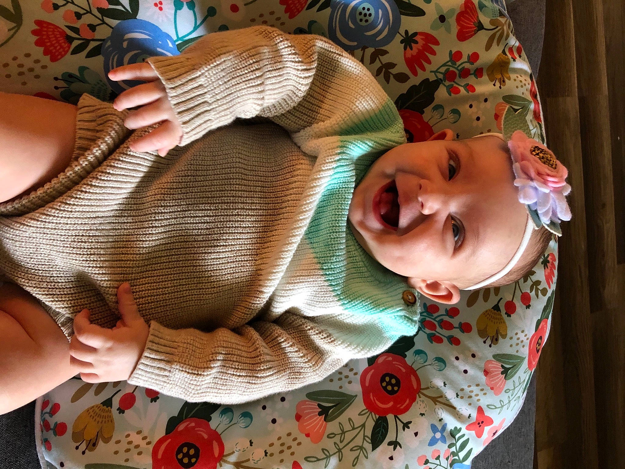 Kairi is registered to the contest to win money with this photo: abdomen, baby, baby_toddler_clothing, chest, child, comfort, finger, foot, gesture, happy, human_leg, mouth, nail, pattern, person, skin, smile, thigh, toddler, trunk