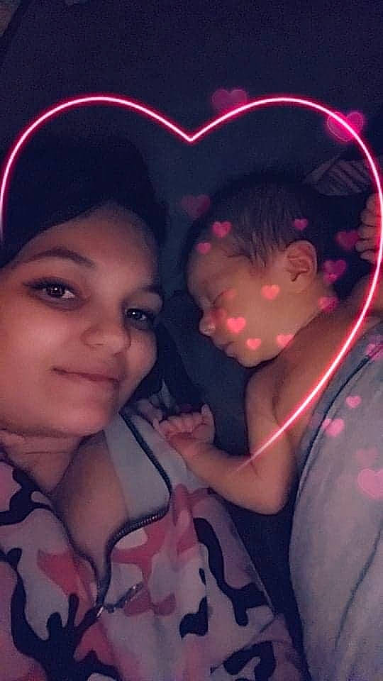 Djino a rejoint le concours — aidez-le/la à gagner de superbes lots ! black_hair, fun, gesture, joy, love, person, photography, selfie