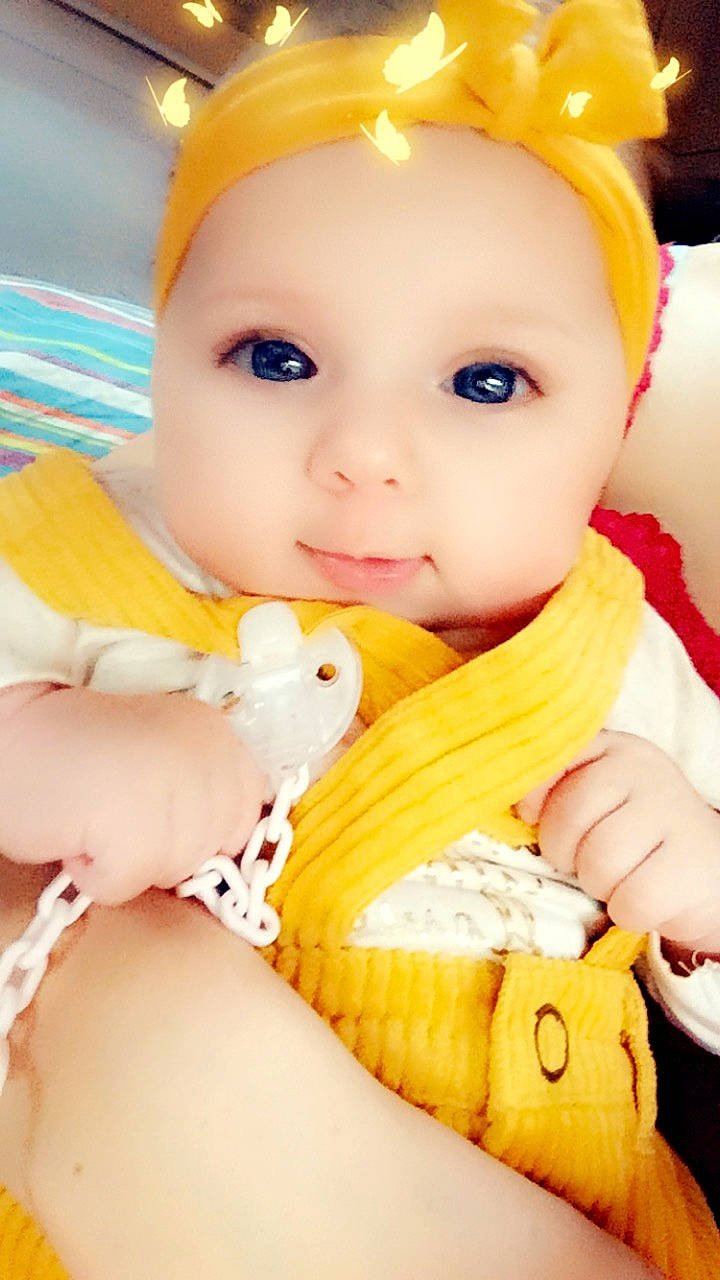 Shaynna participe au concours pour gagner de l'argent avec cette photo : baby, baby_products, beauty, cheek, child, ear, eye, lip, person, product, skin, smile, thumb, toddler, yellow