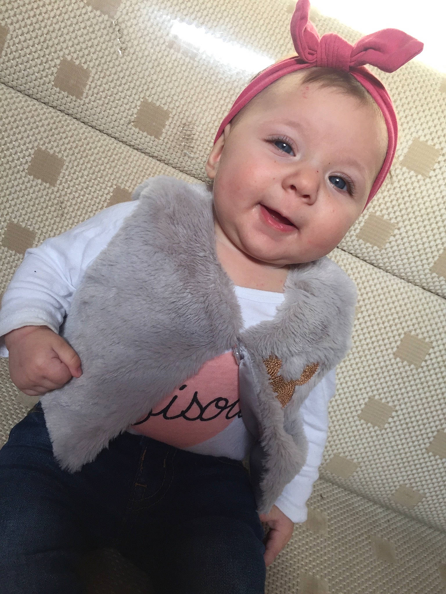 Shaynna participe au concours pour gagner de l'argent avec cette photo : baby, cheek, child, costume, ear, eye, face, forehead, hair_accessory, happy, head, organ, person, pink, skin, smile, toddler