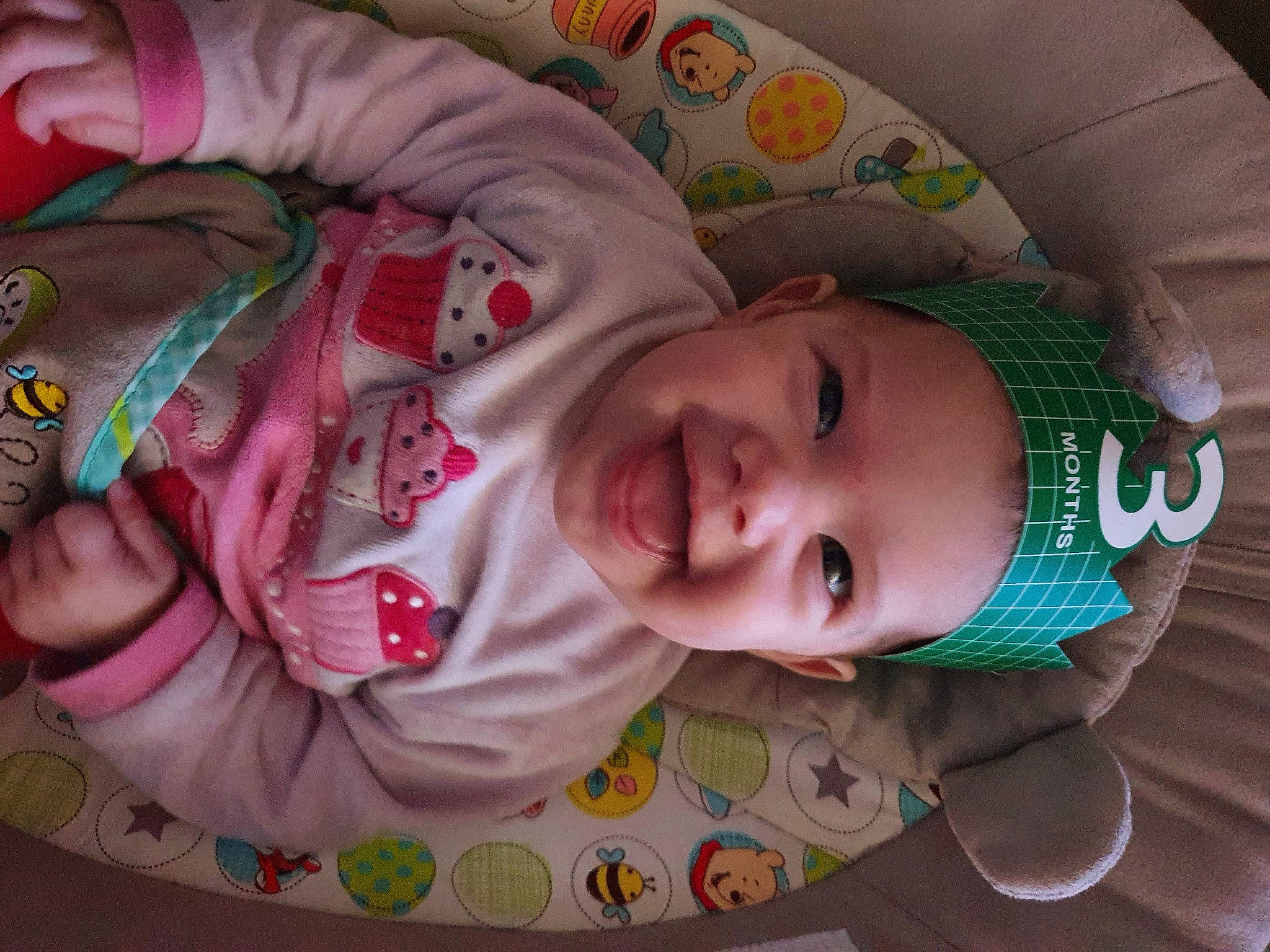 Esmée participe au concours pour gagner de l'argent avec cette photo : baby, baby_toddler_clothing, cheek, child, chin, comfort, eye, hairstyle, happy, headwear, human_body, iris, lip, mouth, nose, person, pink, product, skin, sleeve