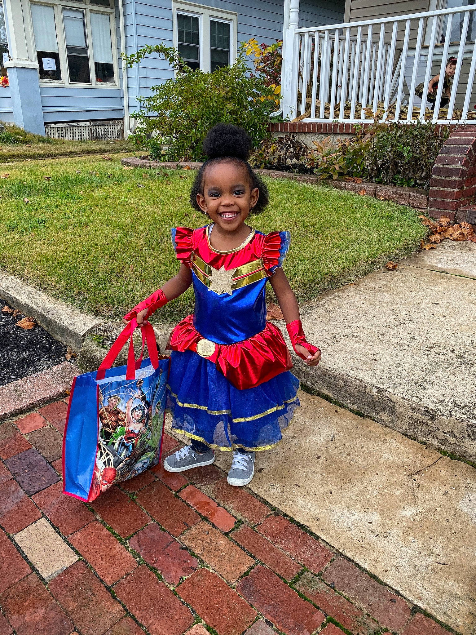 Amaria is registered to the contest to win money with this photo: child, costume, dress, fictional_character, garden, grass, home, house, joy, person, plant, play, summer, toddler, tree, vacation, yard