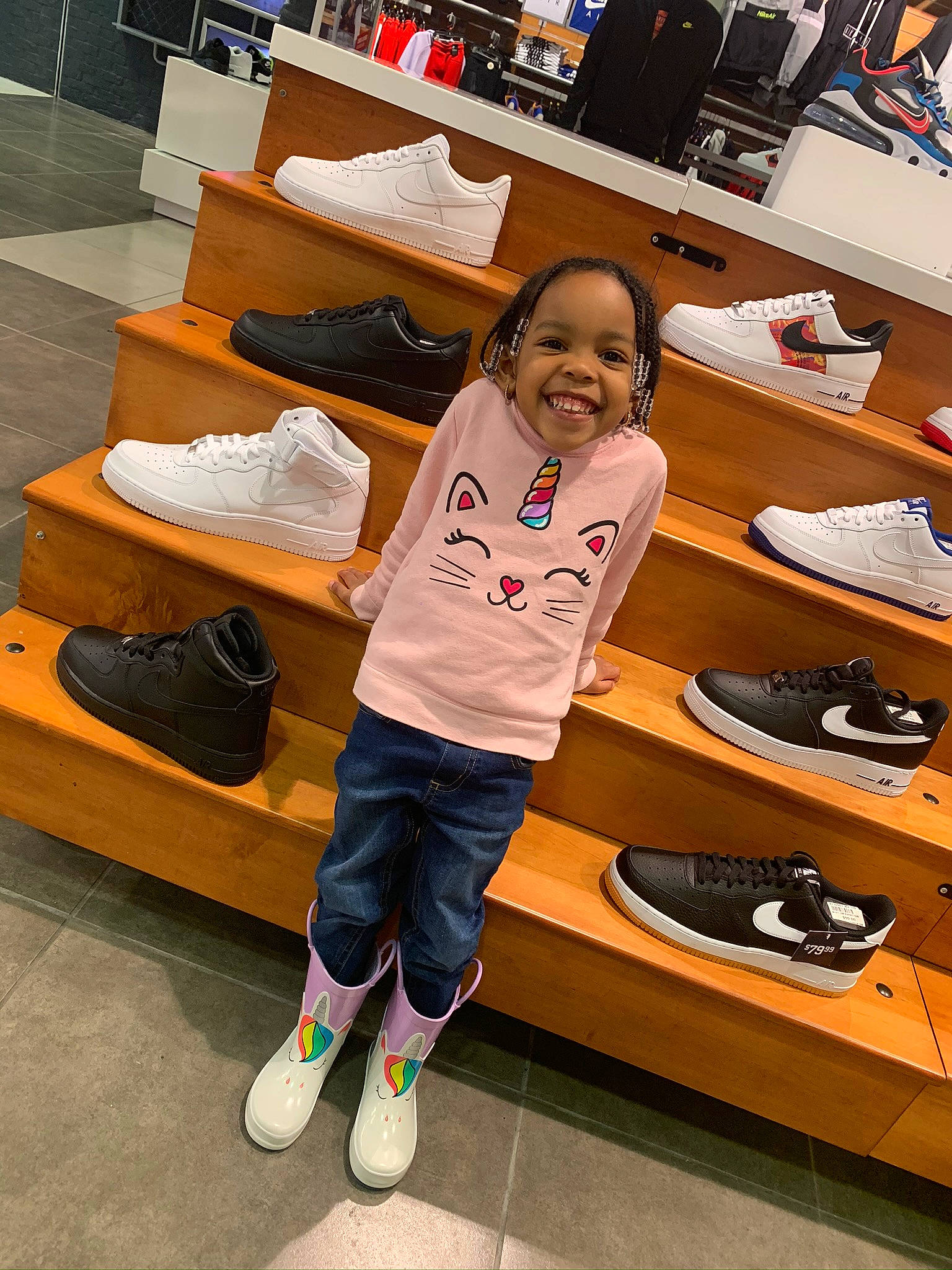 Amaria is registered to the contest to win money with this photo: athletic_shoe, footwear, jeans, joy, leg, person, shoe, shoe_store, sneakers, sportswear