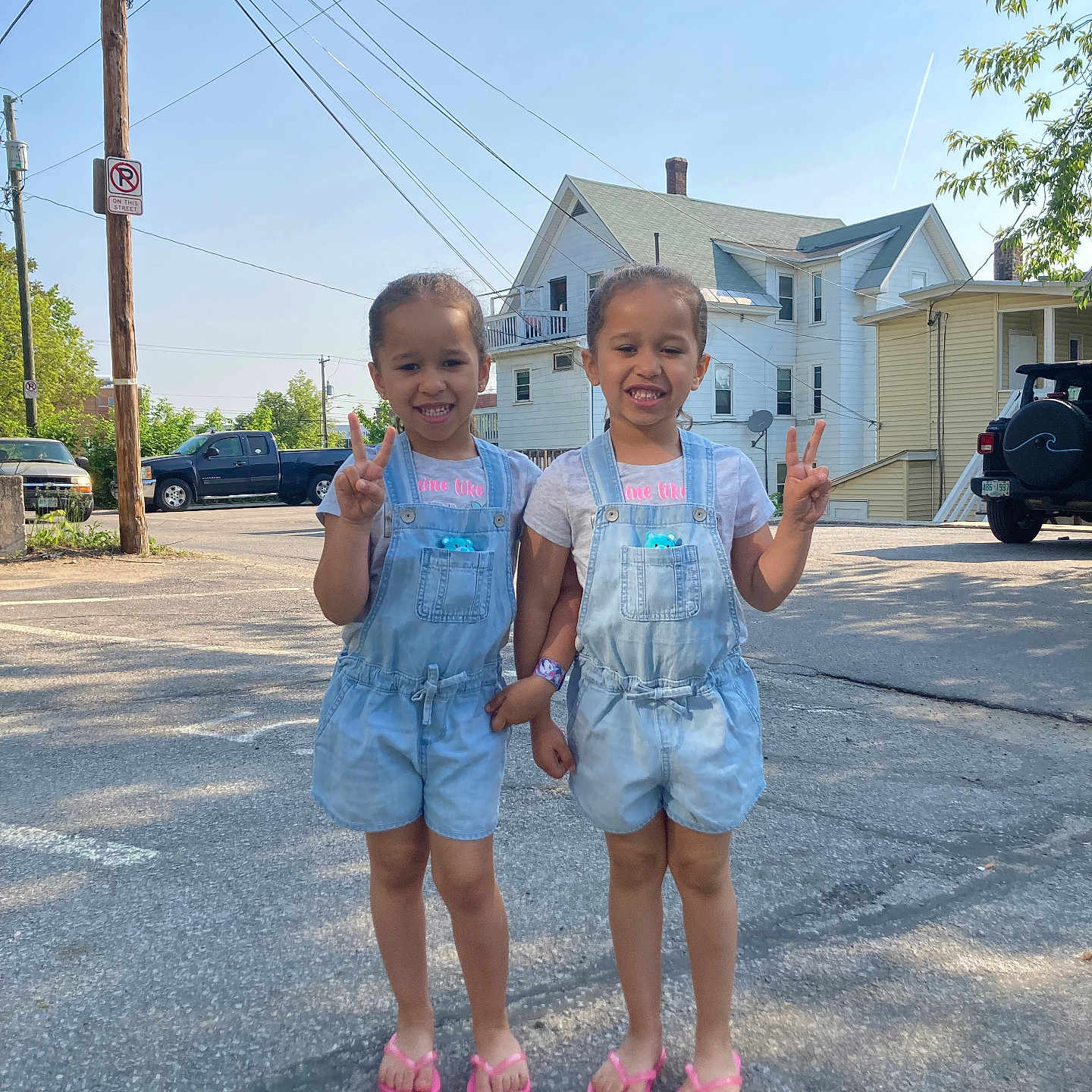 Alina And Avalee