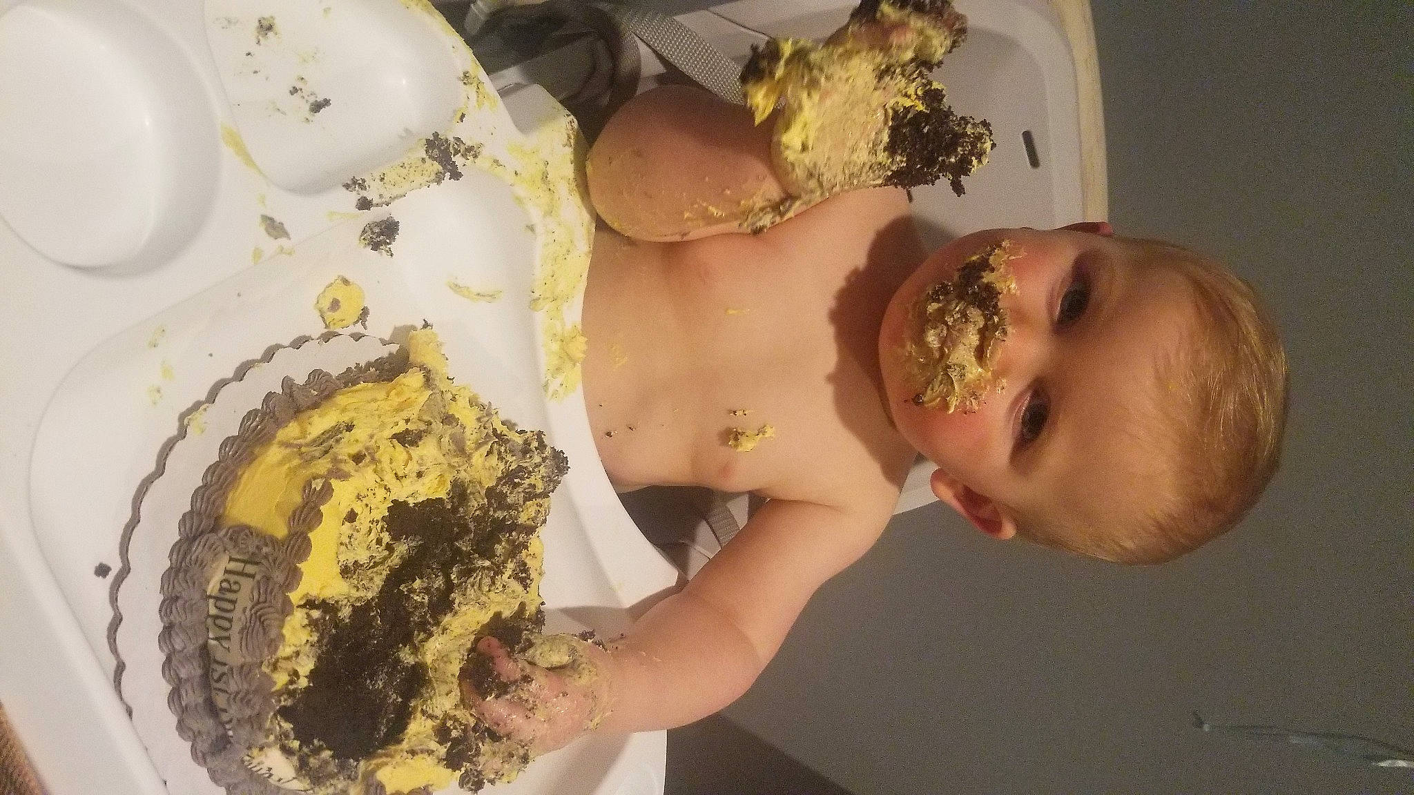 Eli is registered to the contest to win money with this photo: abdomen, baby, cake, cake_decorating, cuisine, dishware, food, hairstyle, happy, headpiece, ingredient, jewellery, person, plant, plate, recipe, serveware, sugar_cake, sweetness, tableware