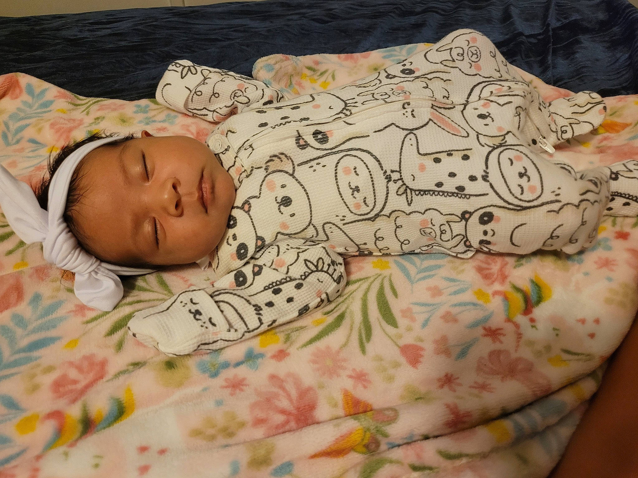 Skylin is registered to the contest to win money with this photo: art, baby, baby_sleeping, baby_toddler_clothing, bed_sheet, bedding, bedtime, cheek, child, comfort, eye, head, headgear, illustration, linens, pattern, person, skin, sleeve, textile