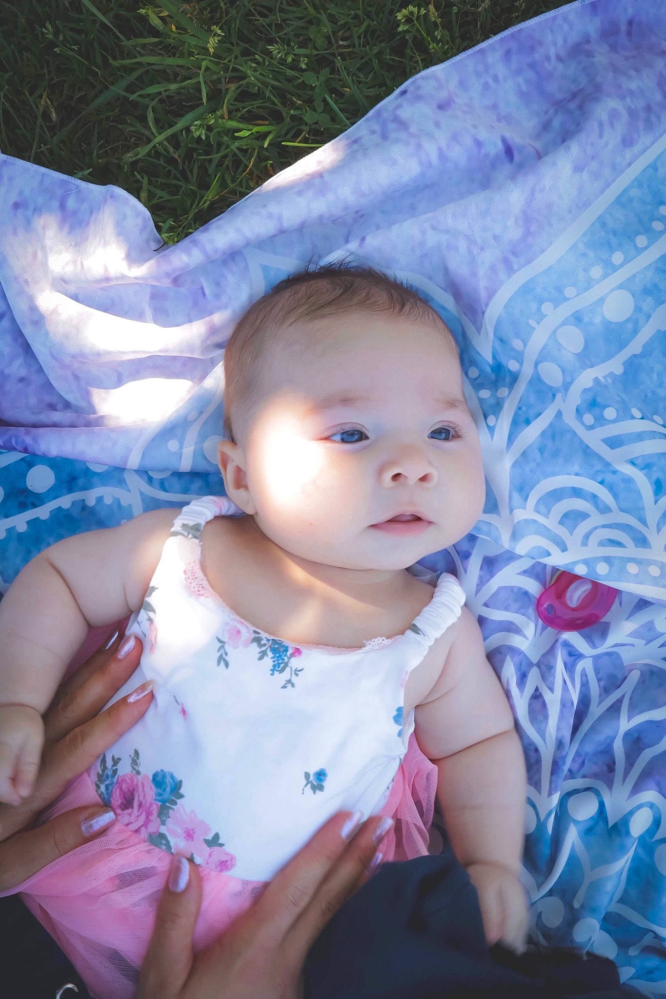 Athina participe au concours pour gagner de l'argent avec cette photo : baby, cheek, child, eye, face, head, iris, person, pink, skin, smile, summer, toddler