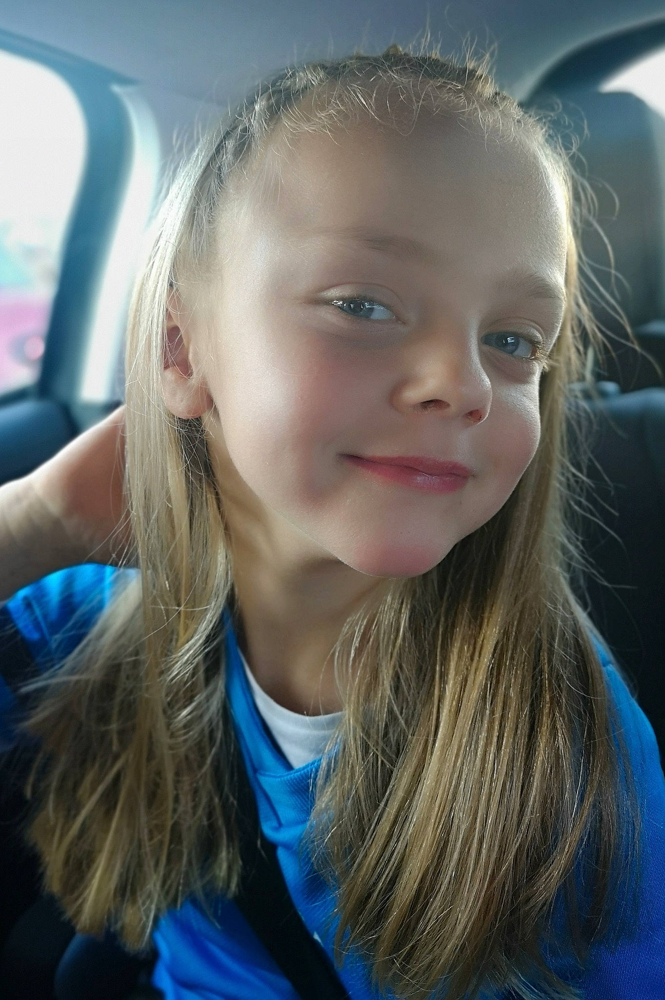 Amandine a rejoint le concours — aidez-le/la à gagner de superbes lots ! beauty, blond, cheek, child, chin, ear, eye, eyebrow, face, forehead, hair, hairstyle, head, jaw, lip, long_hair, nose, person, photography, skin