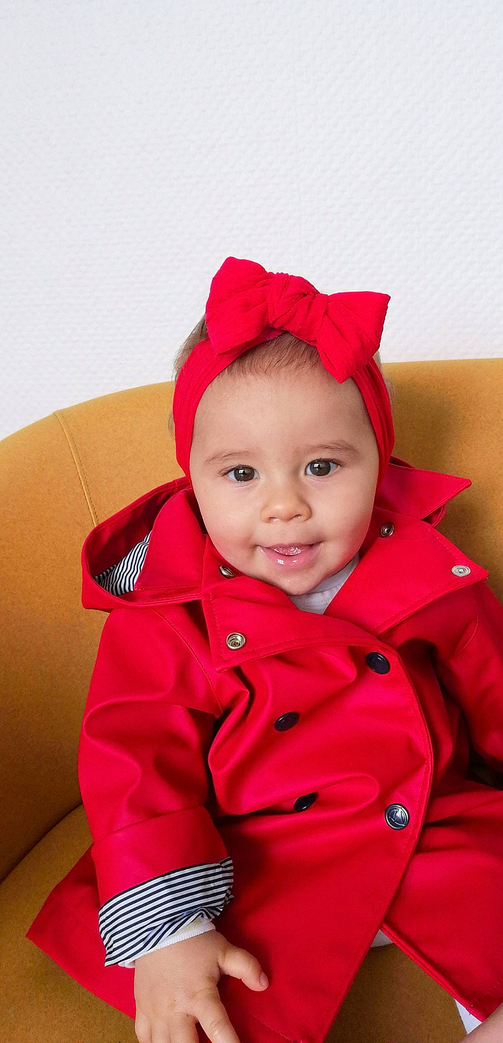 Yanelyse a rejoint le concours — aidez-le/la à gagner de superbes lots ! baby, baby_toddler_clothing, cap, carmine, cheek, child, clothing, comfort, costume_hat, eye, fashion_accessory, fun, happy, jacket, magenta, outerwear, person, pink, sleeve, smile