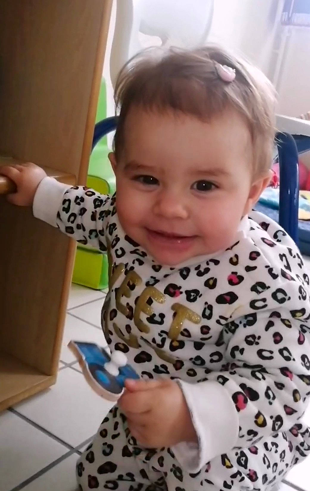 Yanelyse a rejoint le concours — aidez-le/la à gagner de superbes lots ! baby, baby_toddler_clothing, cheek, chin, cool, ear, eye, eyelash, face, finger, hair, happy, head, iris, joy, neck, nose, person, skin, sleeve