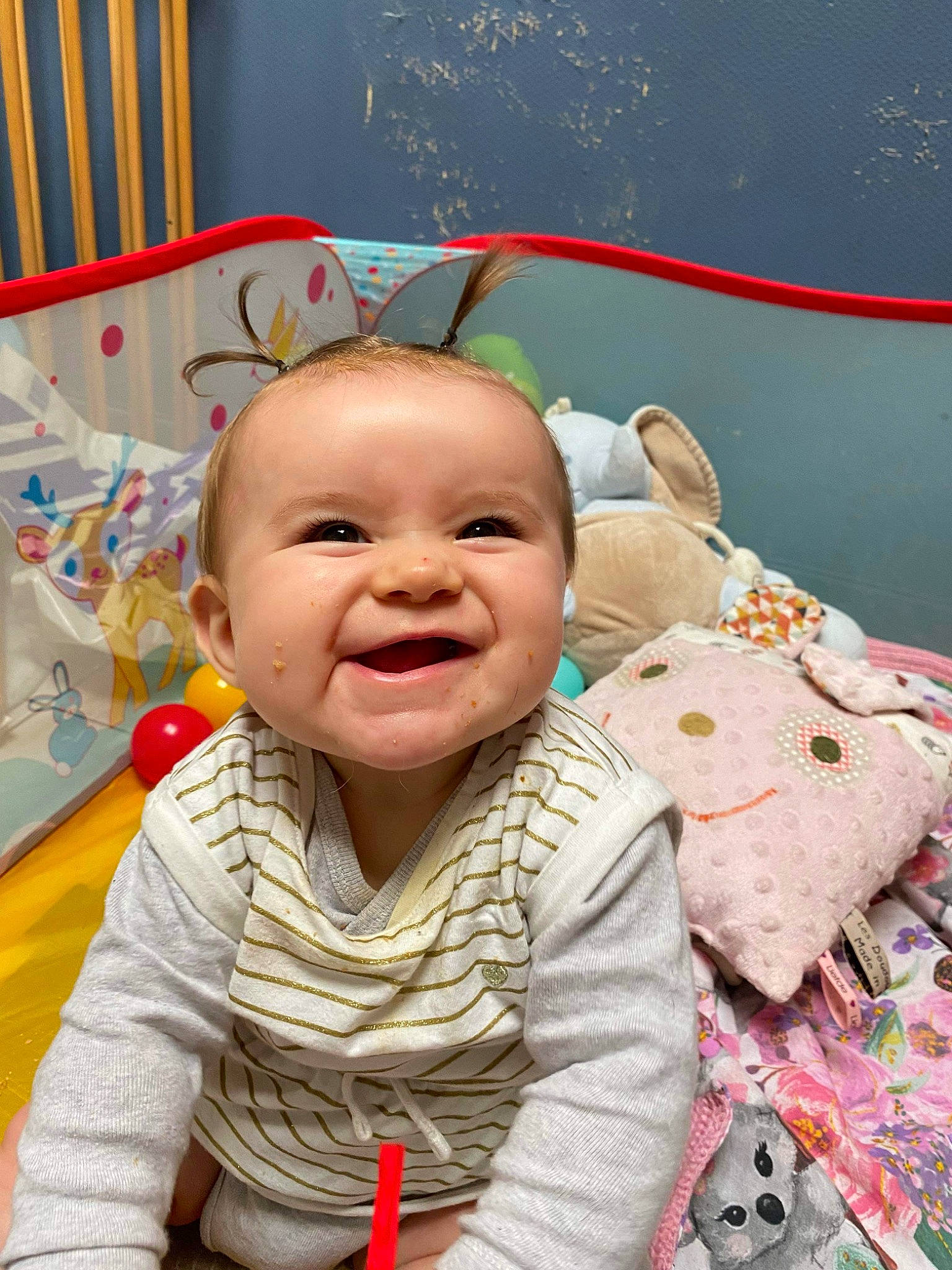 Lydia a rejoint le concours — aidez-le/la à gagner de superbes lots ! baby, baby_products, baby_toddler_clothing, cheek, child, event, eye, face, fun, happy, head, joy, laugh, leisure, nose, person, pink, play, sitting, skin