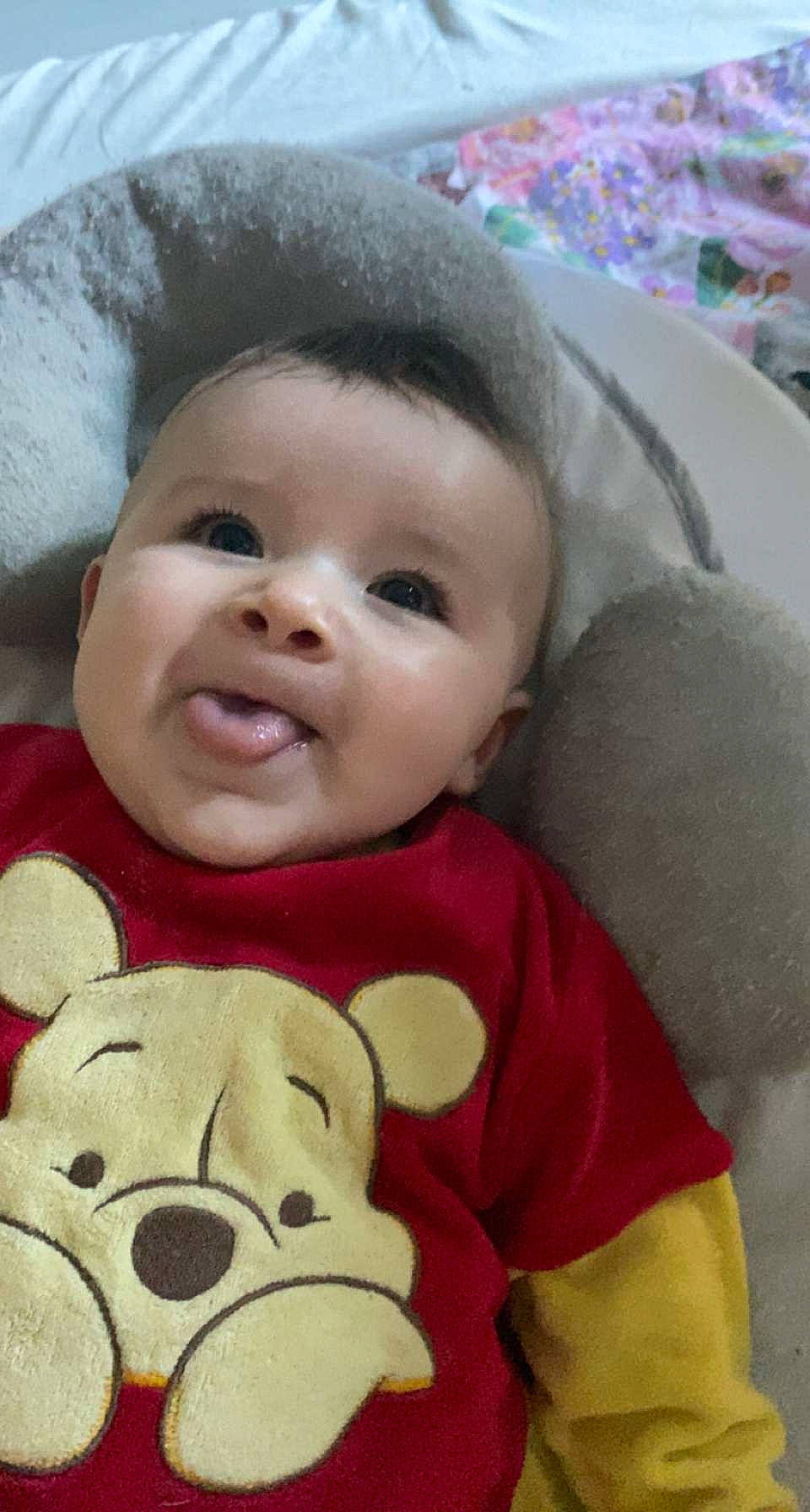 Lydia participe au concours pour gagner de l'argent avec cette photo : cheek, chin, eye, eyebrow, face, facial_expression, happy, head, iris, lip, mammal, mouth, nose, person, pink, skin, sleeve, smile, textile, toddler