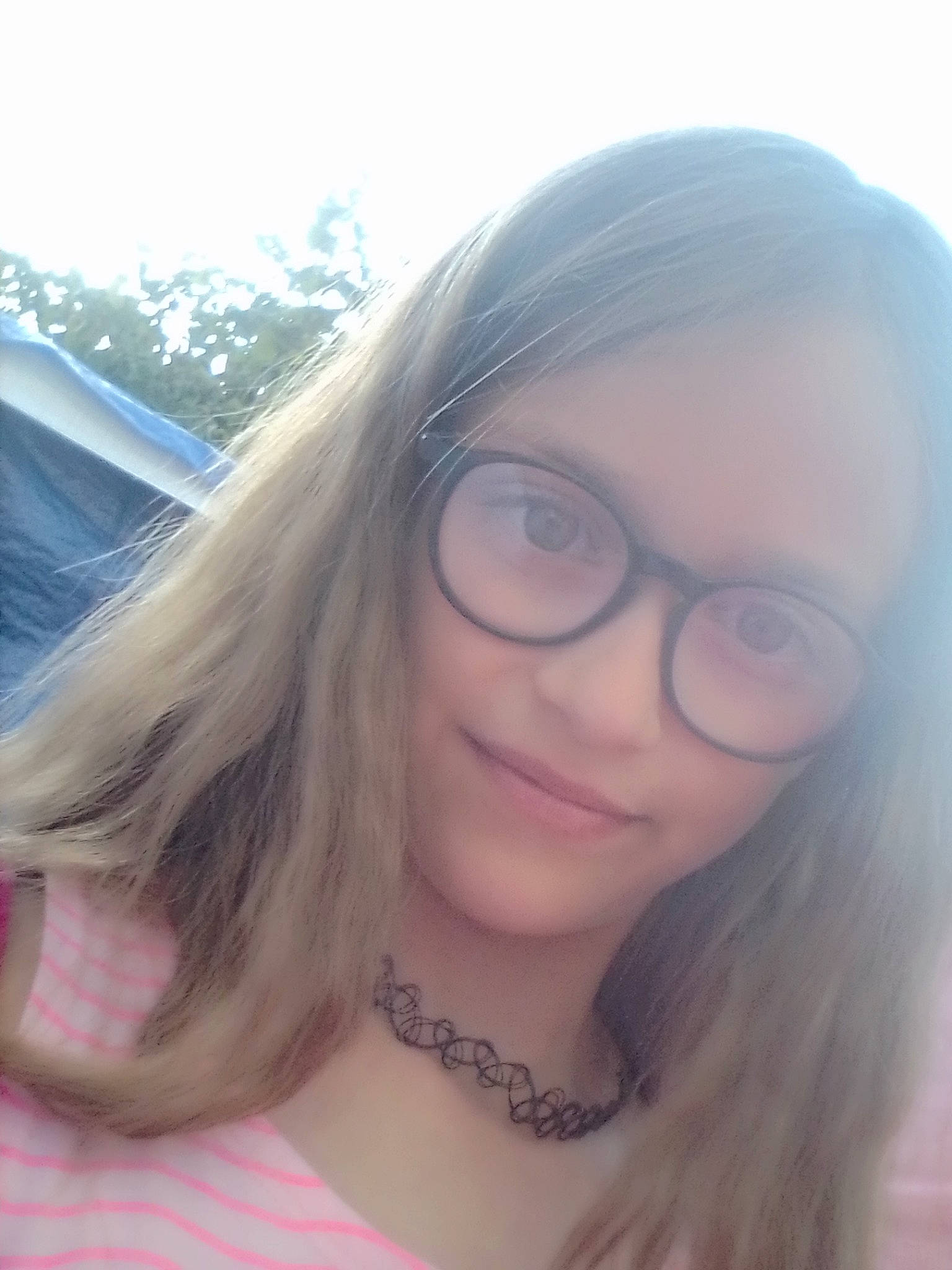 Jennyfer a rejoint le concours — aidez-le/la à gagner de superbes lots ! beauty, black_hair, blond, brown_hair, chin, cool, eyebrow, eyewear, face, forehead, glasses, hair, hair_coloring, hairstyle, lip, long_hair, nose, person, photography, selfie