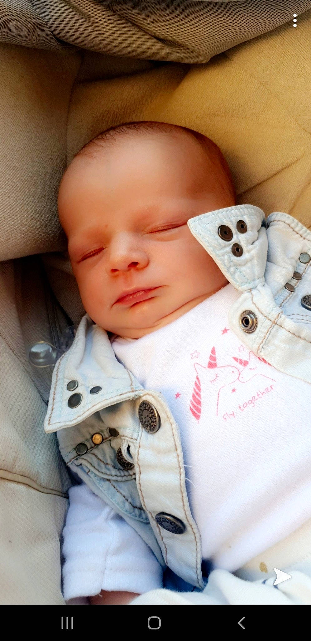 Ylona a rejoint le concours — aidez-le/la à gagner de superbes lots ! baby, cheek, child, nose, person, toddler