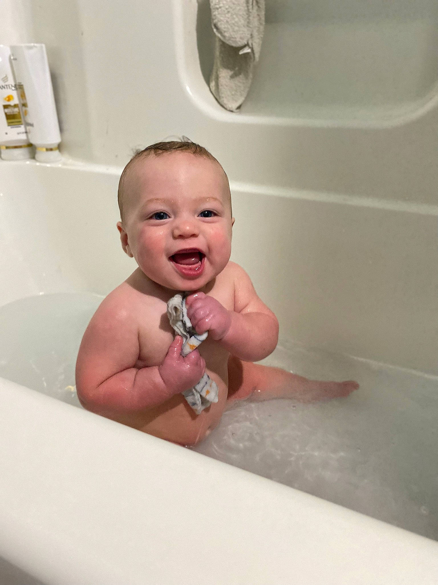 Braceson joined the competition — help win amazing prizes! baby, baby_bathing, bathing, bathroom, bathtub, chest, child, fluid, fun, happy, human_body, person, personal_care, plumbing, plumbing_fixture, skin, smile, tap, thumb, toddler