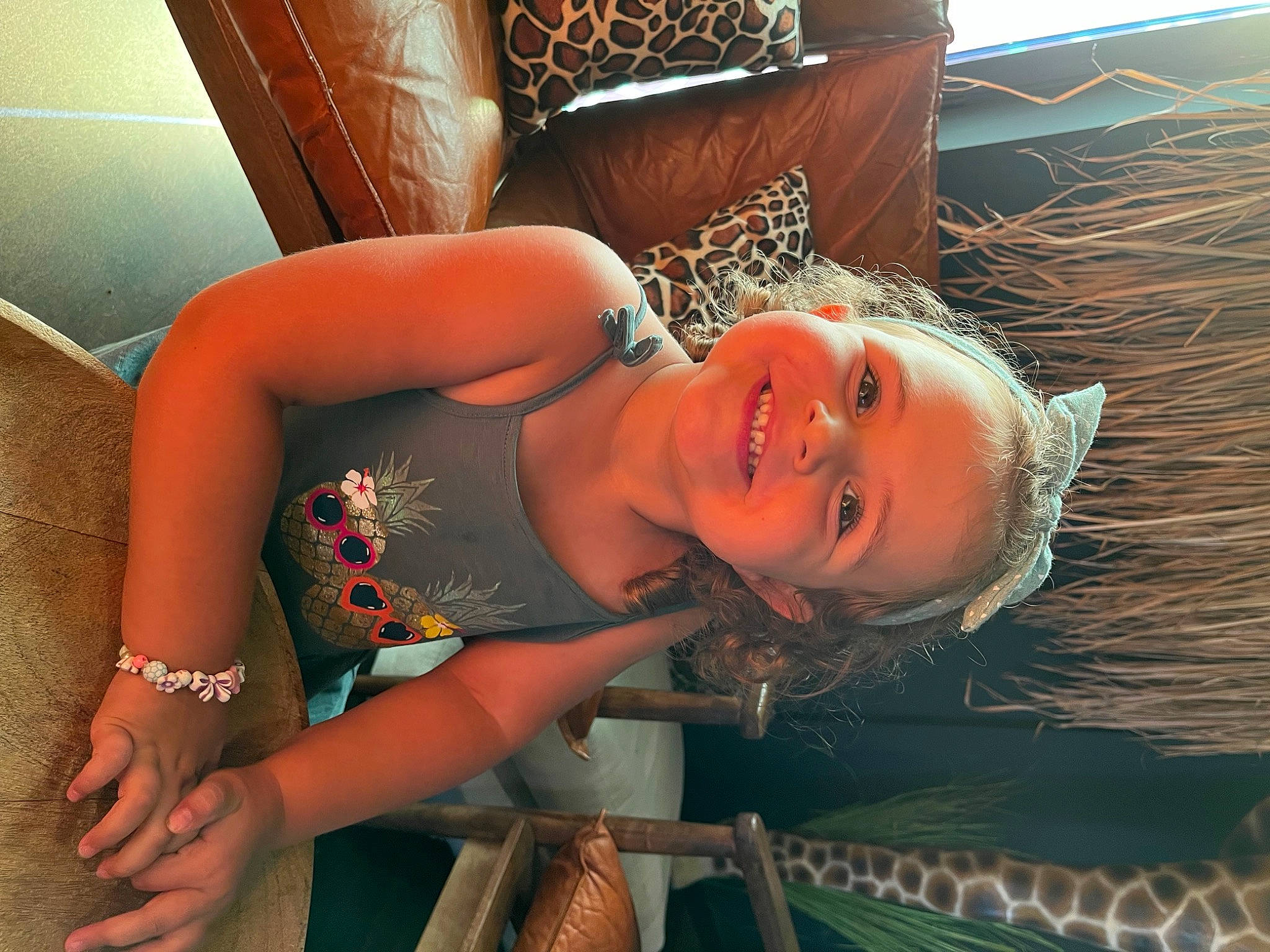 Louise participe au concours pour gagner de l'argent avec cette photo : abdomen, black_hair, blond, chest, elbow, eyelash, eyewear, fashion_design, flash_photography, fun, happy, headpiece, human_leg, jewellery, joy, long_hair, person, skin, smile, thigh