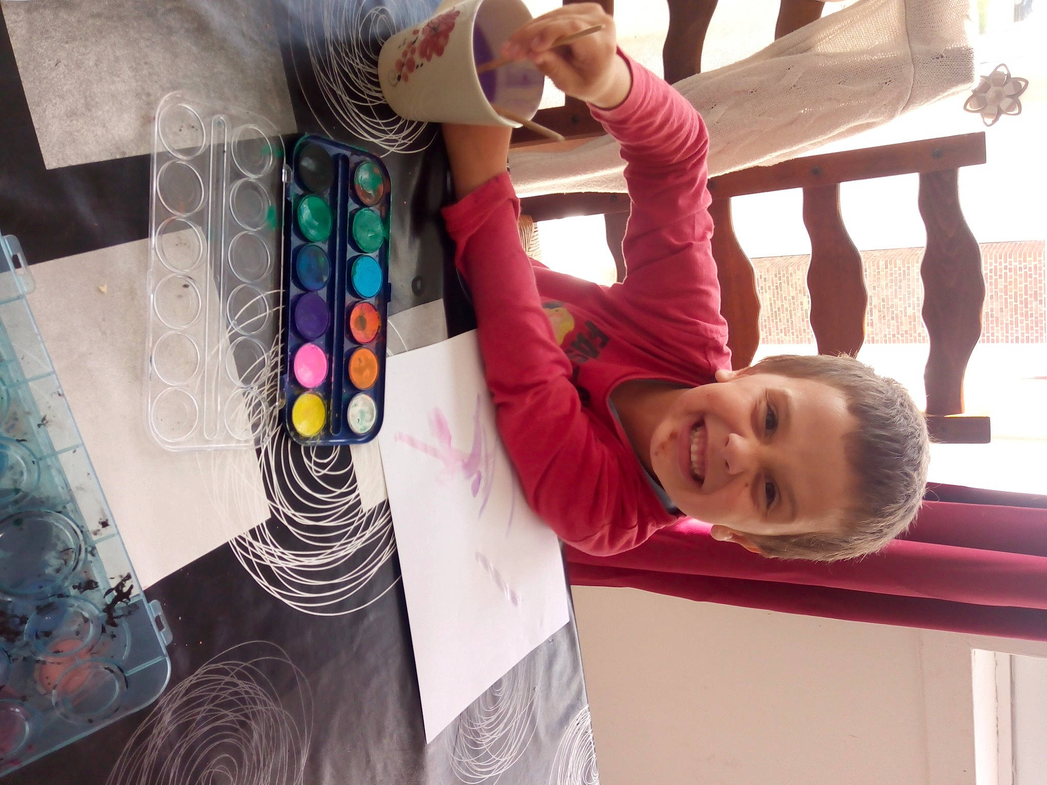 Maxence participe au concours pour gagner de l'argent avec cette photo : art, artist, child, event, font, fun, happy, joy, laugh, leisure, magenta, pattern, person, play, recreation, sleeve, smile, t_shirt, toddler, tree