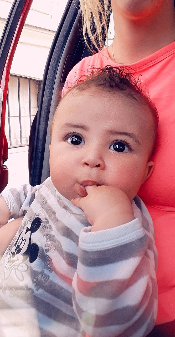 Ilyes a rejoint le concours — aidez-le/la à gagner de superbes lots ! baby, beauty, cheek, child, chin, eye, eyebrow, face, forehead, hair, head, iris, lip, mouth, nose, person, photography, pink, skin, smile