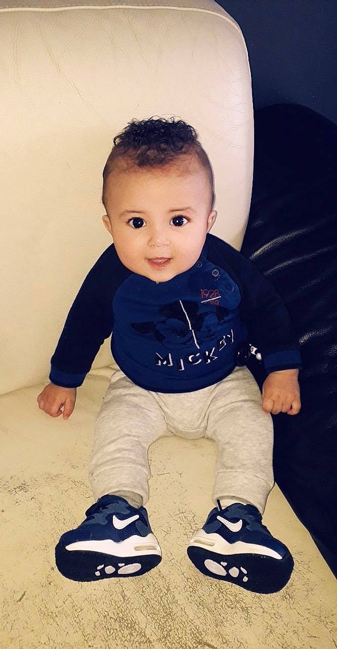 Ilyes participe au concours pour gagner de l'argent avec cette photo : arm, baby, blue, cheek, child, chin, cool, eye, face, footwear, forehead, head, leg, male, nose, person, shoe, skin, standing, toddler