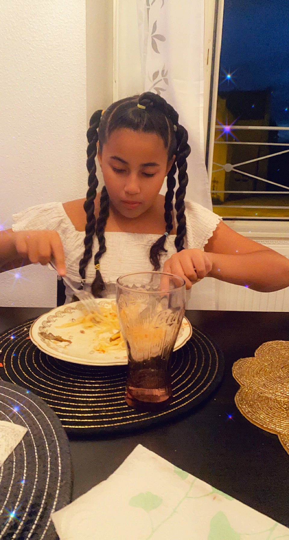 Anjara a rejoint le concours — aidez-le/la à gagner de superbes lots ! baked_goods, baking, coffee, cooking, cuisine, cup, dish, dishware, drink, drinkware, food, food_craving, happy, ingredient, person, plate, recipe, serveware, sweetness, table