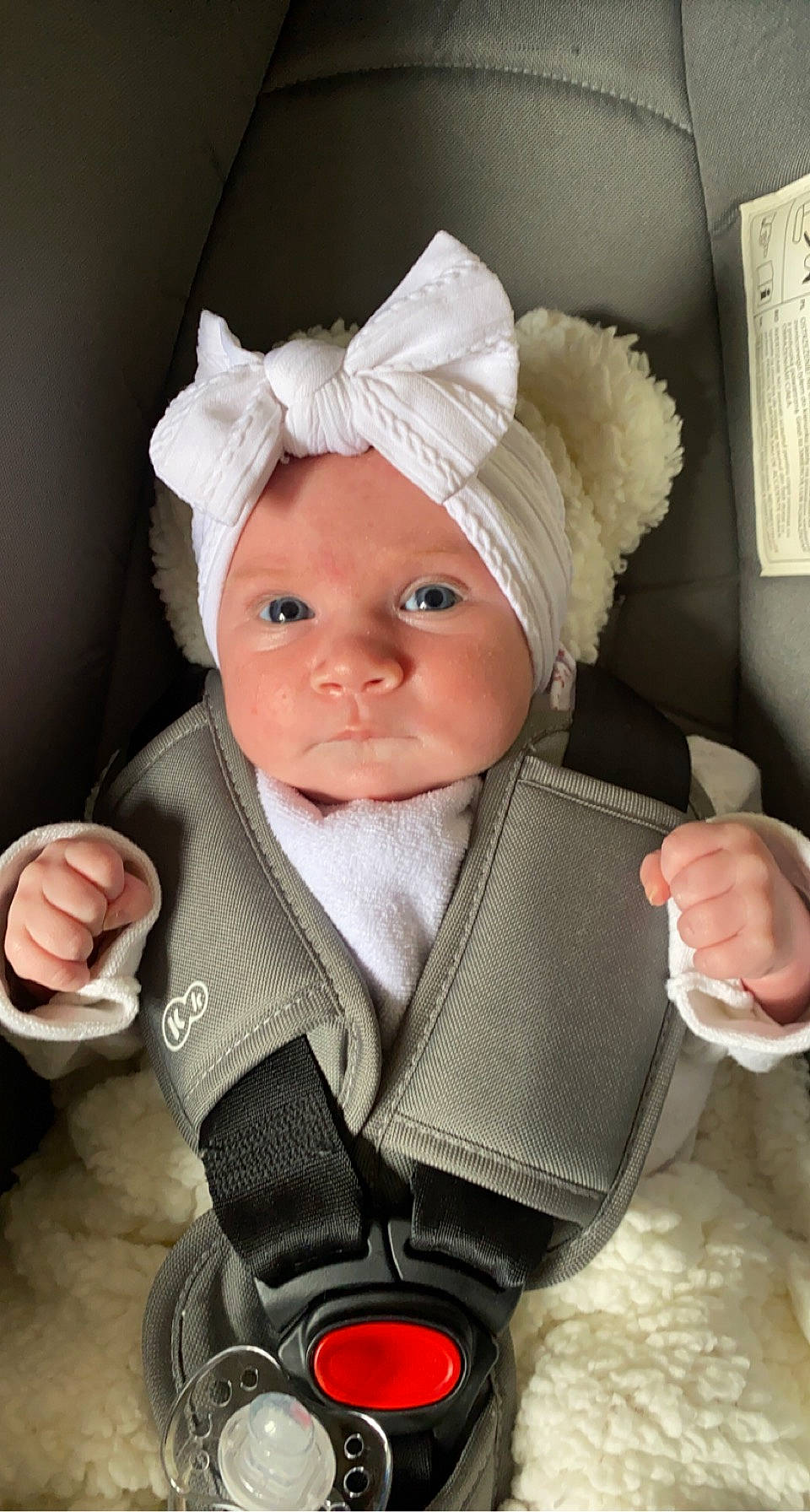 Saona a rejoint le concours — aidez-le/la à gagner de superbes lots ! baby, baby_carriage, baby_safety, cap, cheek, child, comfort, costume_hat, doll, eye, eyebrow, facial_expression, finger, hand, headwear, human_body, iris, mouth, nose, person