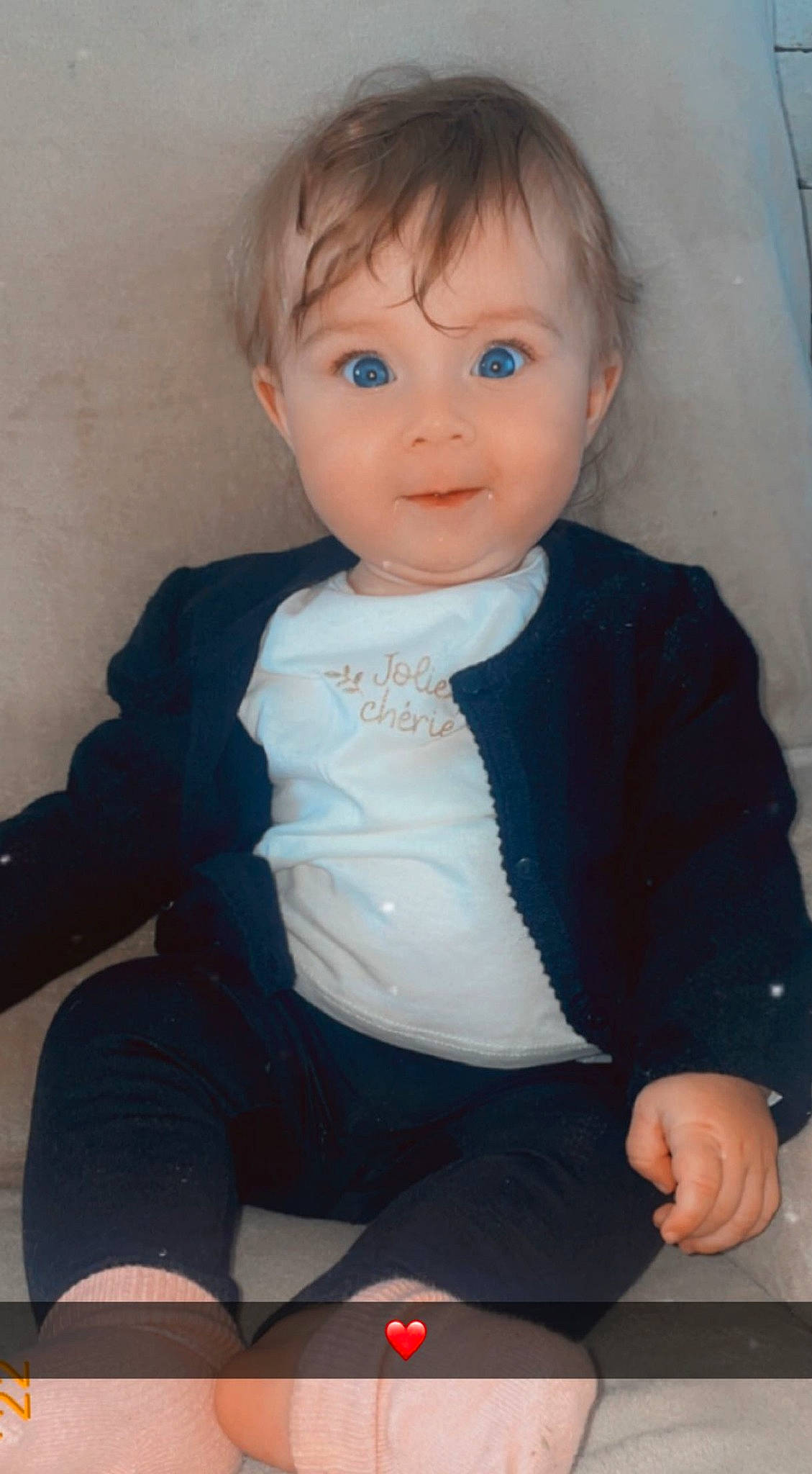 Jelena a rejoint le concours — aidez-le/la à gagner de superbes lots ! bangs, cheek, child, chin, doll, dress_shirt, eyebrow, eyelash, head, headgear, human_body, iris, joint, lip, neck, outerwear, person, skin, sleeve, toy