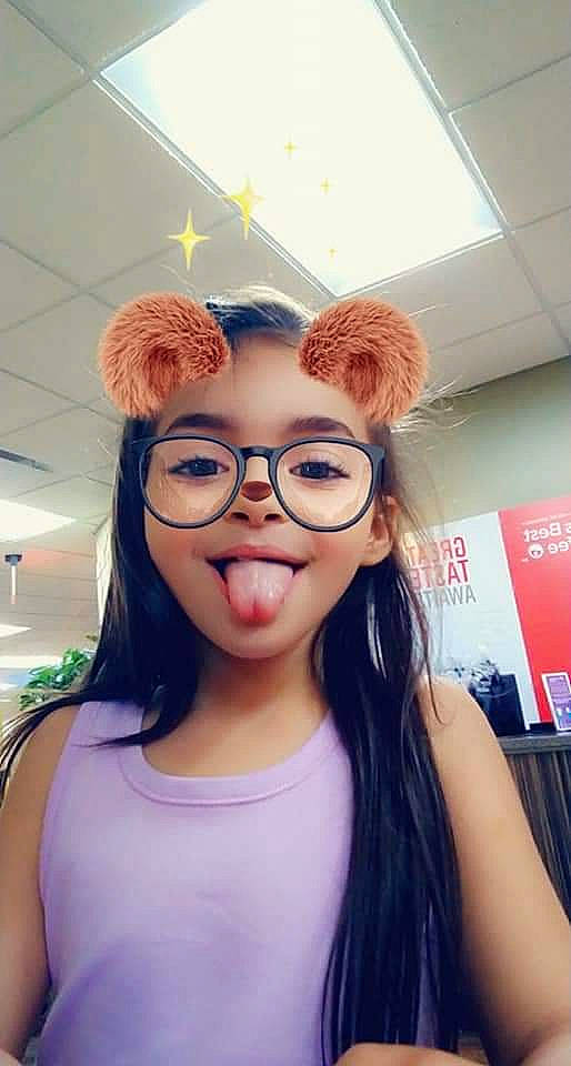 Layla is registered to the contest to win money with this photo: blond, cool, ear, eyebrow, eyewear, face, forehead, fun, glasses, hair, hair_coloring, hairstyle, headwear, lip, long_hair, nose, person, photography, red_hair, selfie