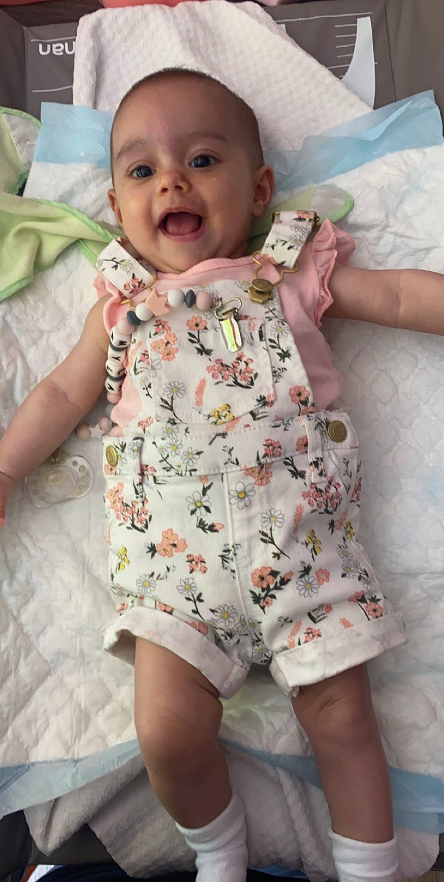 Myla a rejoint le concours — aidez-le/la à gagner de superbes lots ! baby, baby_products, baby_toddler_clothing, cheek, child, design, dress, head, pattern, person, product, skin, sleeve, smile, toddler